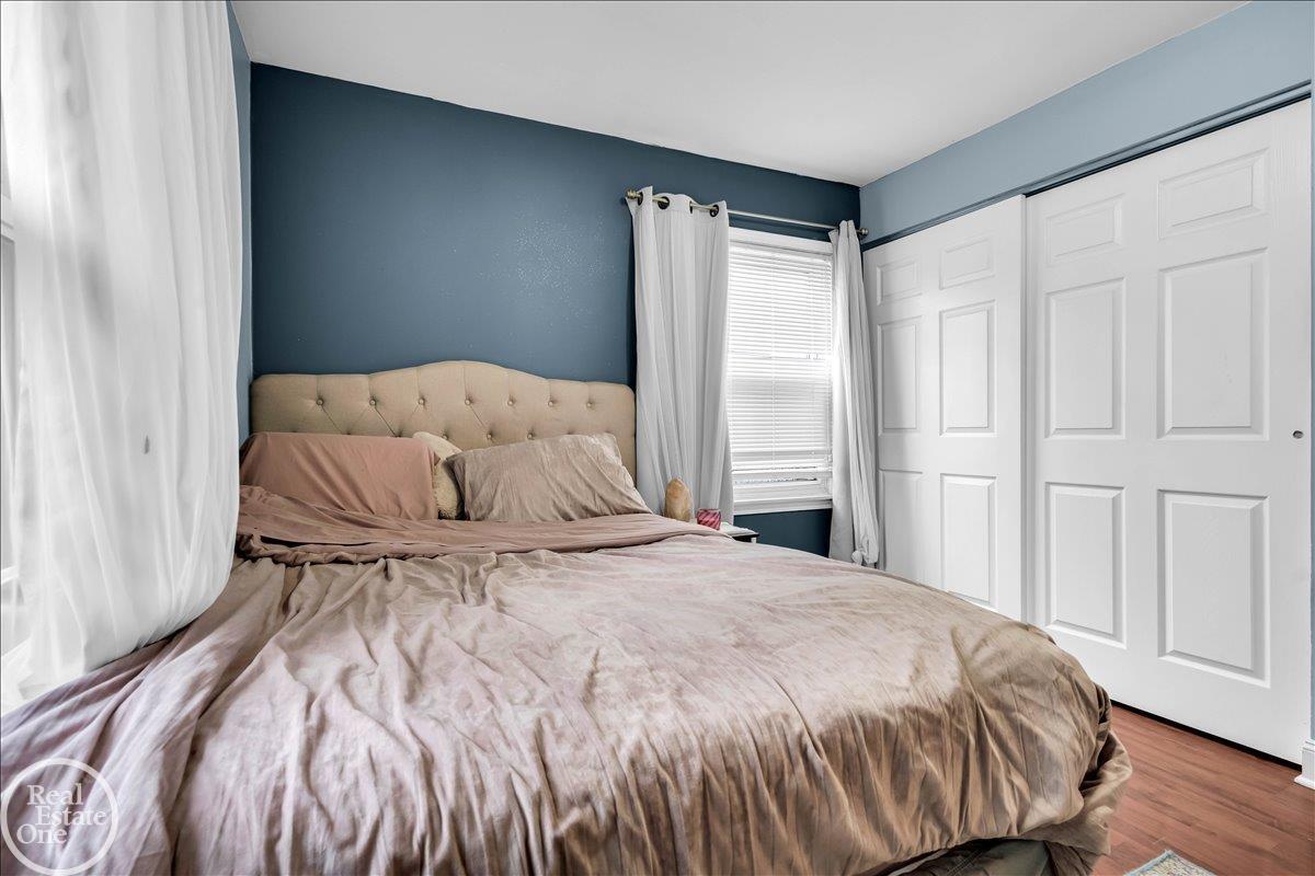 21800 Maple Avenue, Saint Clair Shores, MI, 48081