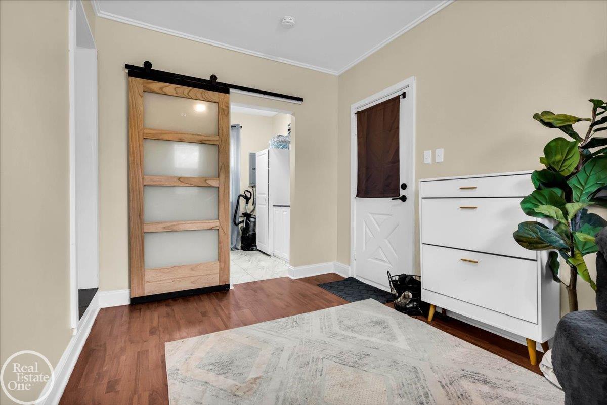 21800 Maple Avenue, Saint Clair Shores, MI, 48081