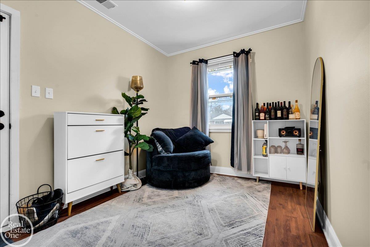 21800 Maple Avenue, Saint Clair Shores, MI, 48081