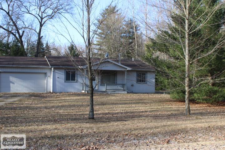 6352 White Acre Road, Lake, MI 48632 — Photo 2