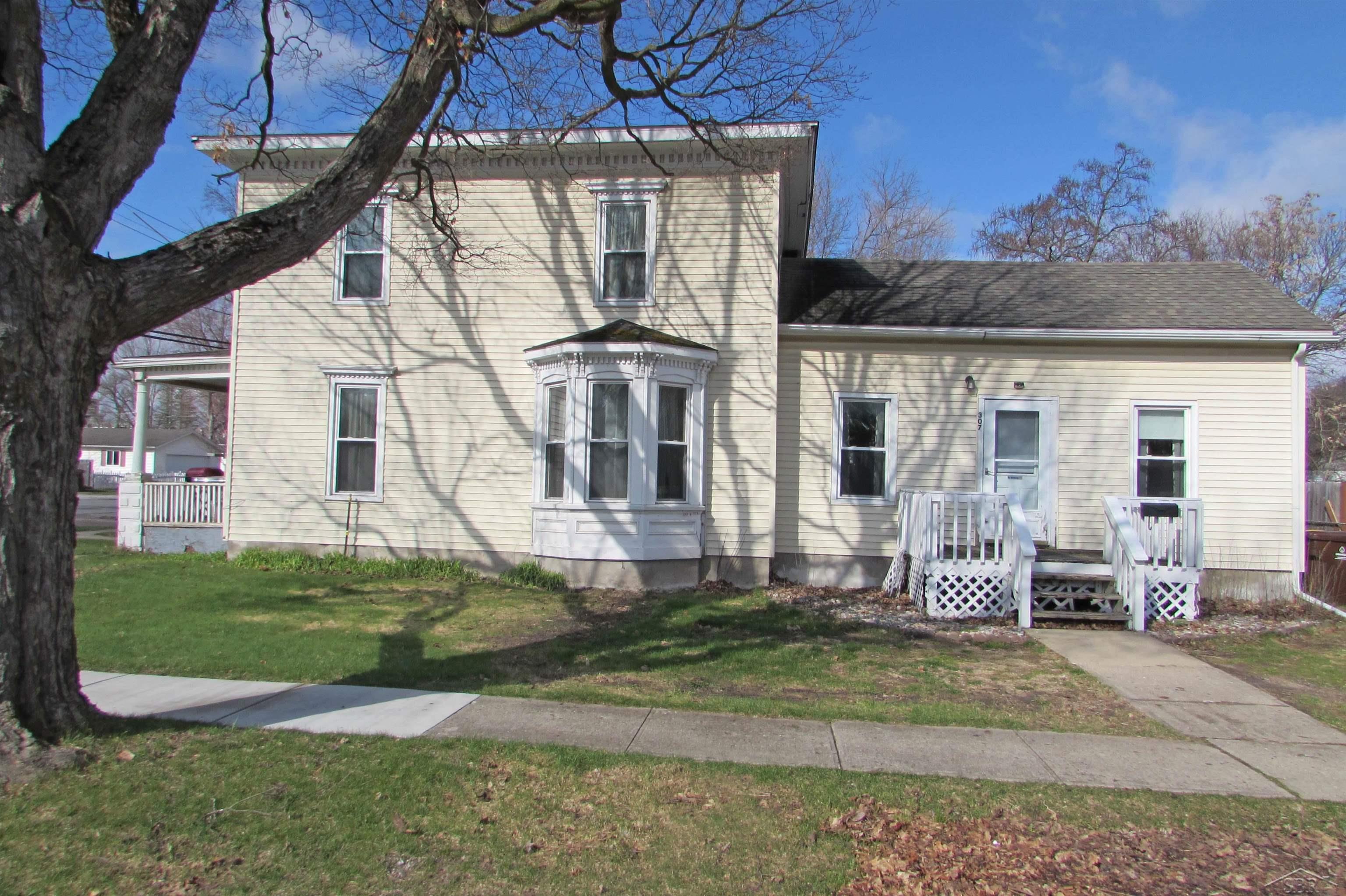 307 N Line Street, Chesaning, MI, 48616