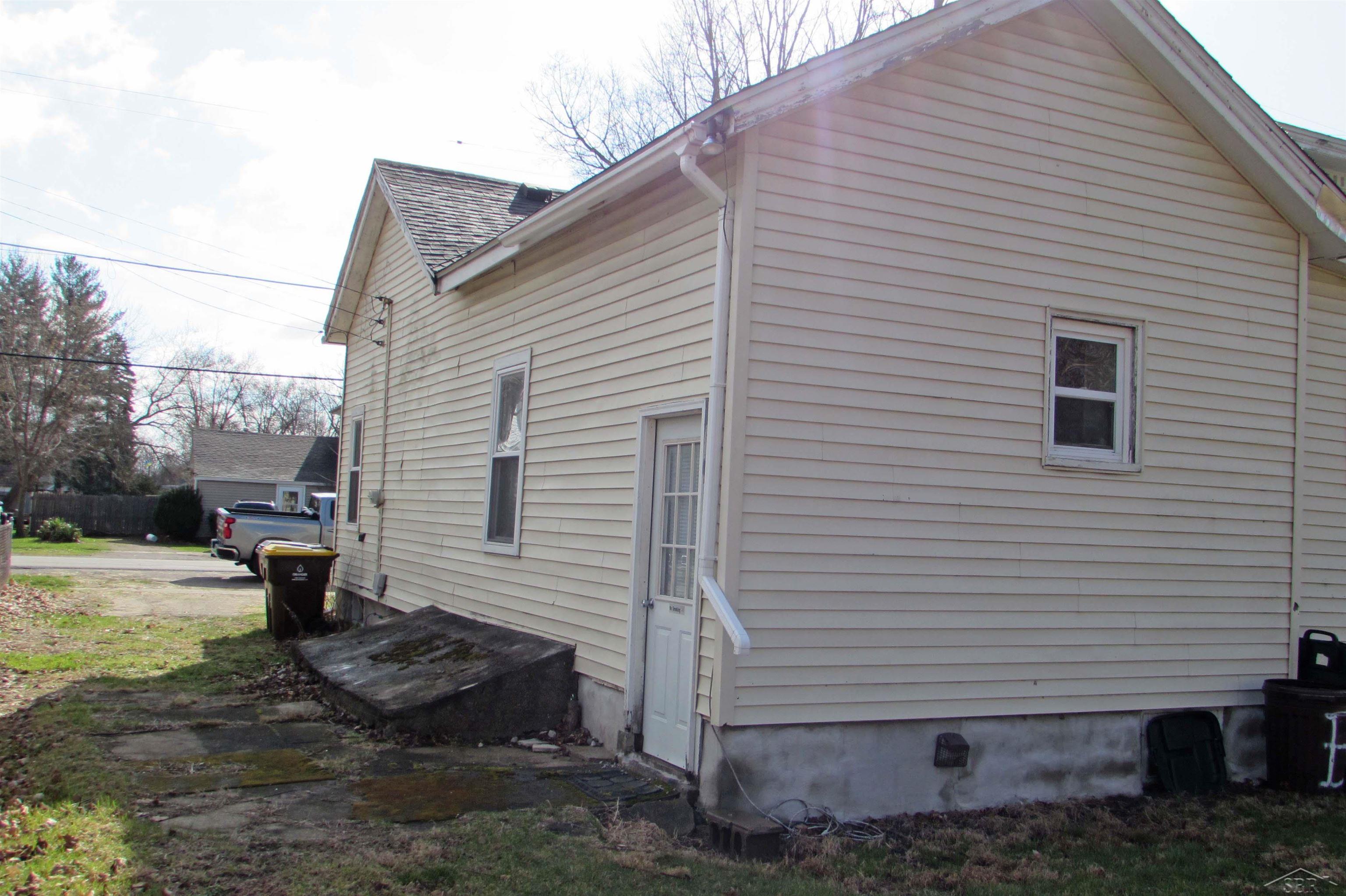 307 N Line Street, Chesaning, MI, 48616