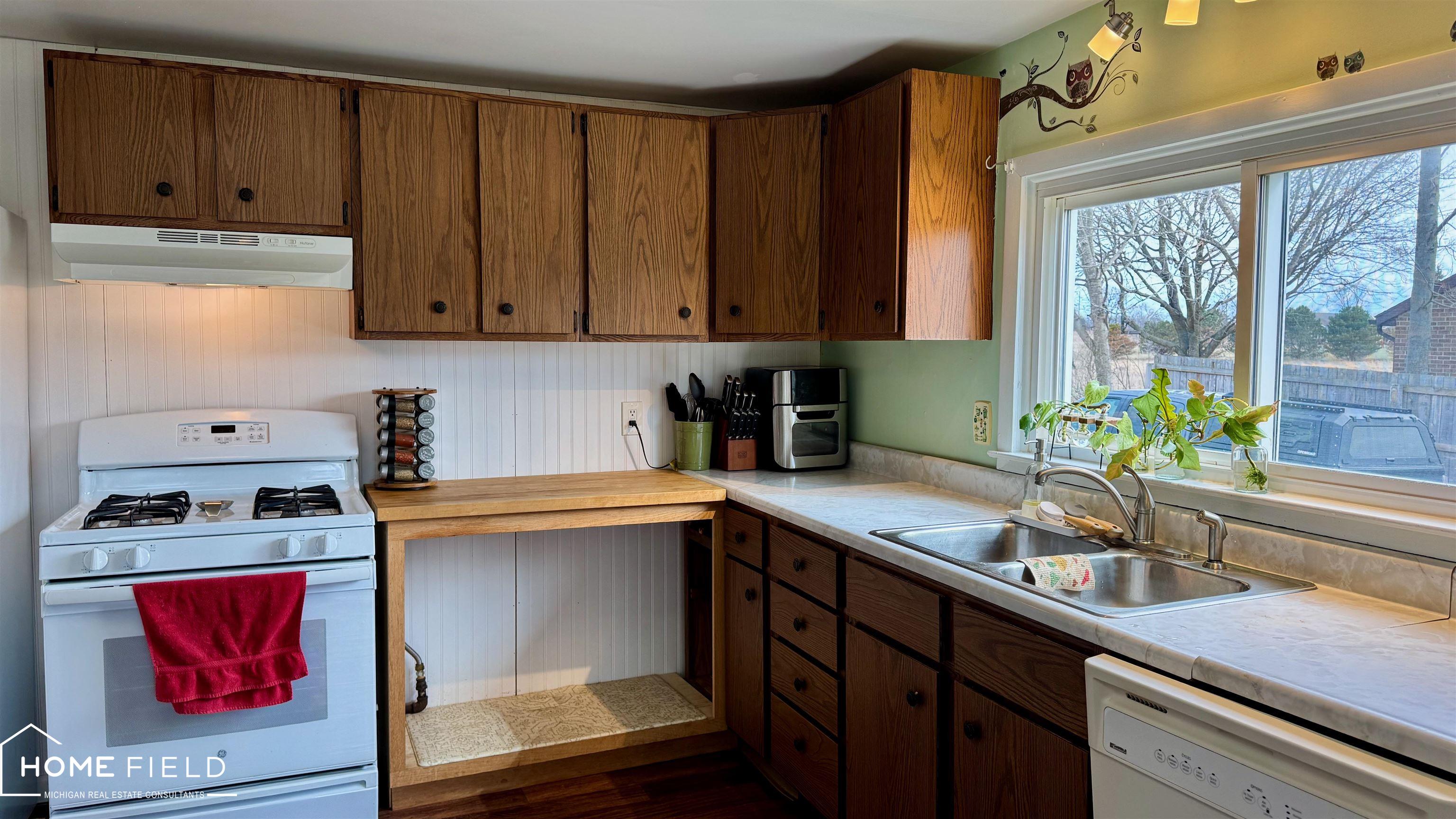 1395 Aiken Road, Owosso, MI, 48867