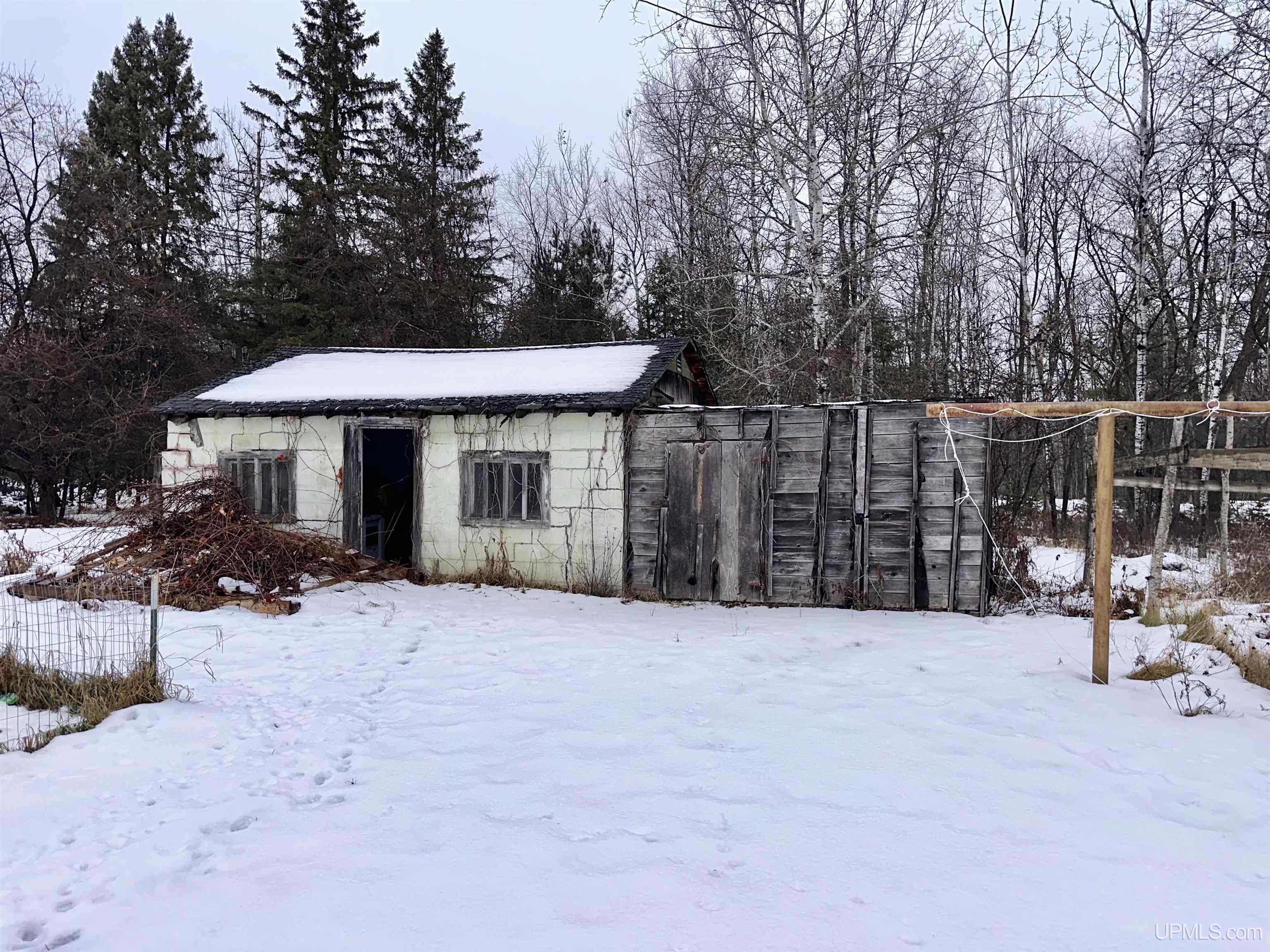 1100 E Breitung Avenue