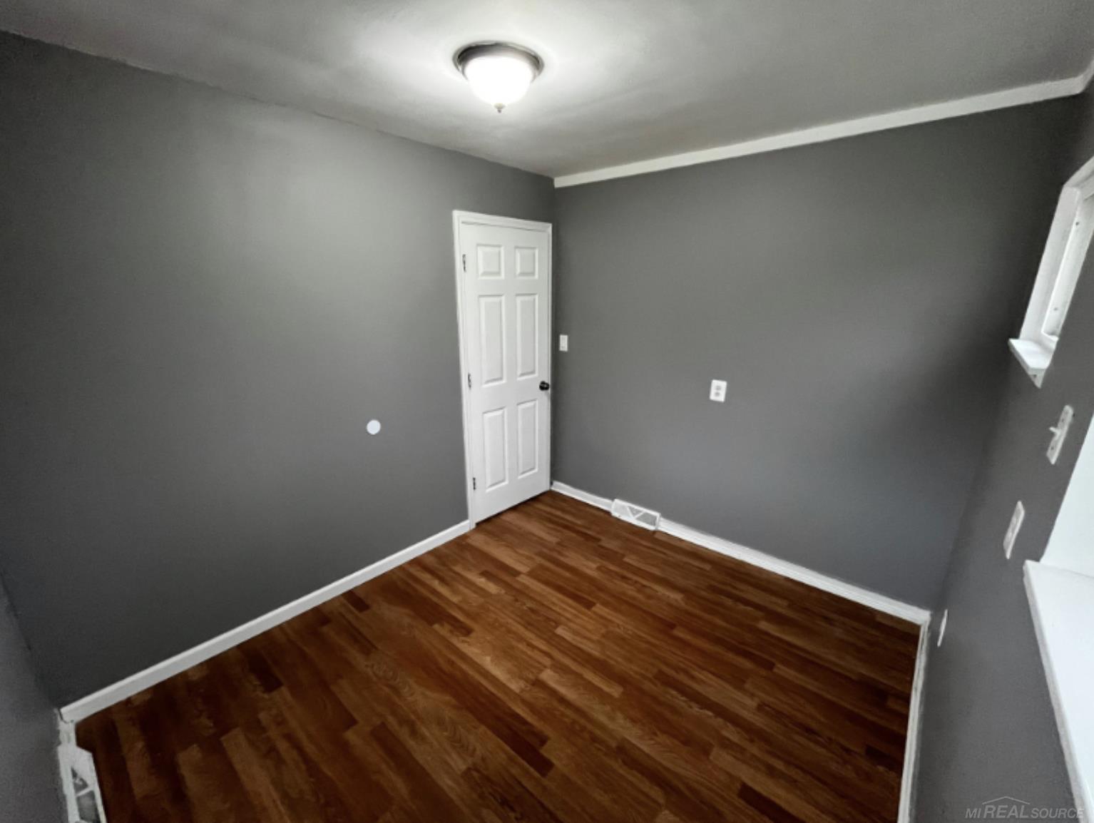 8647 Chalmers Avenue, Warren, MI, 48089