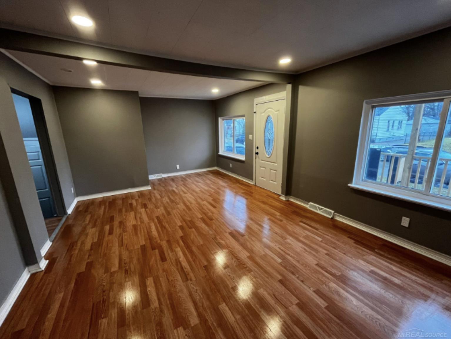 8647 Chalmers Avenue, Warren, MI, 48089