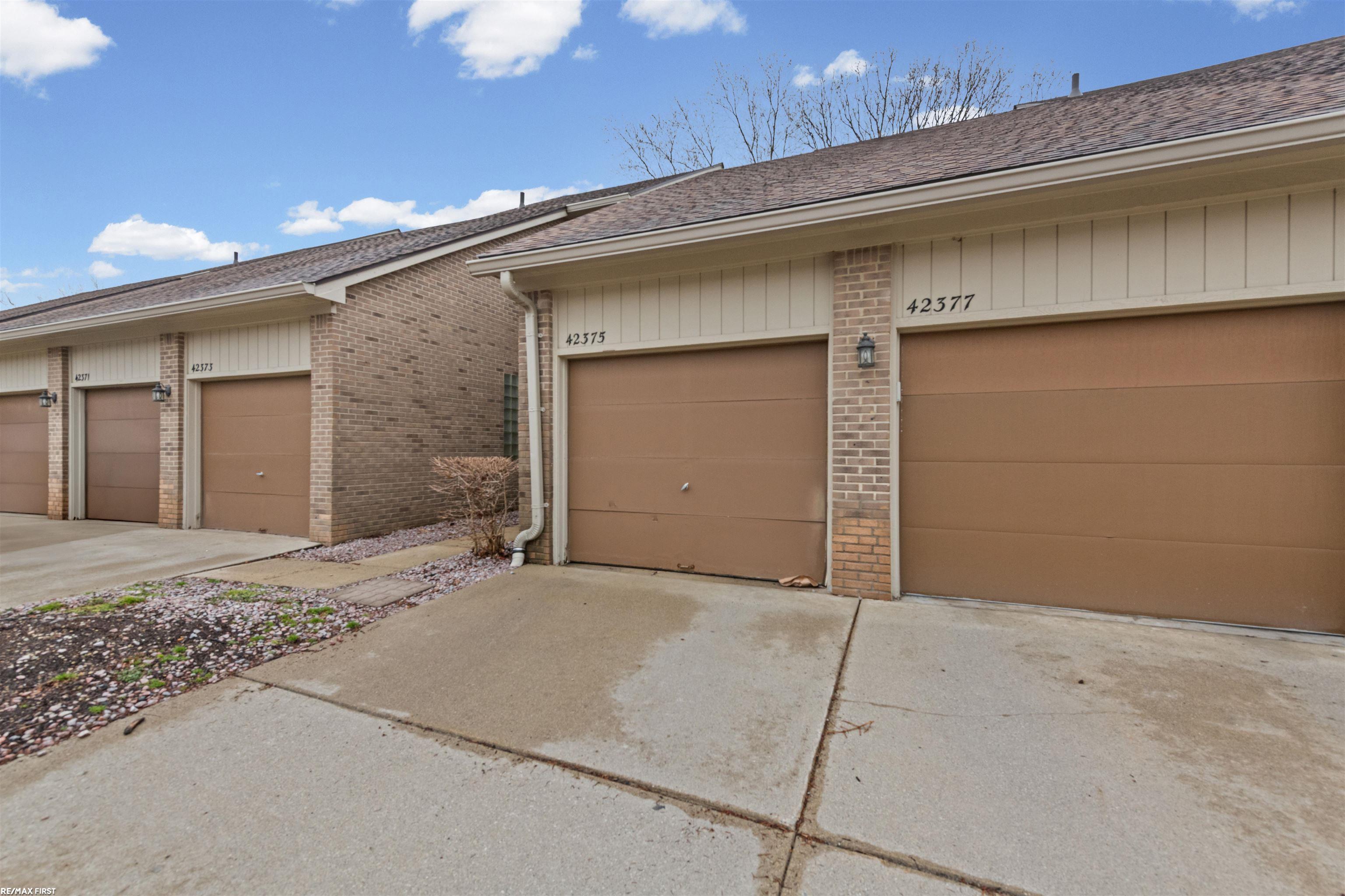 42375 Lochmoor Street, Clinton Township, MI, 48038