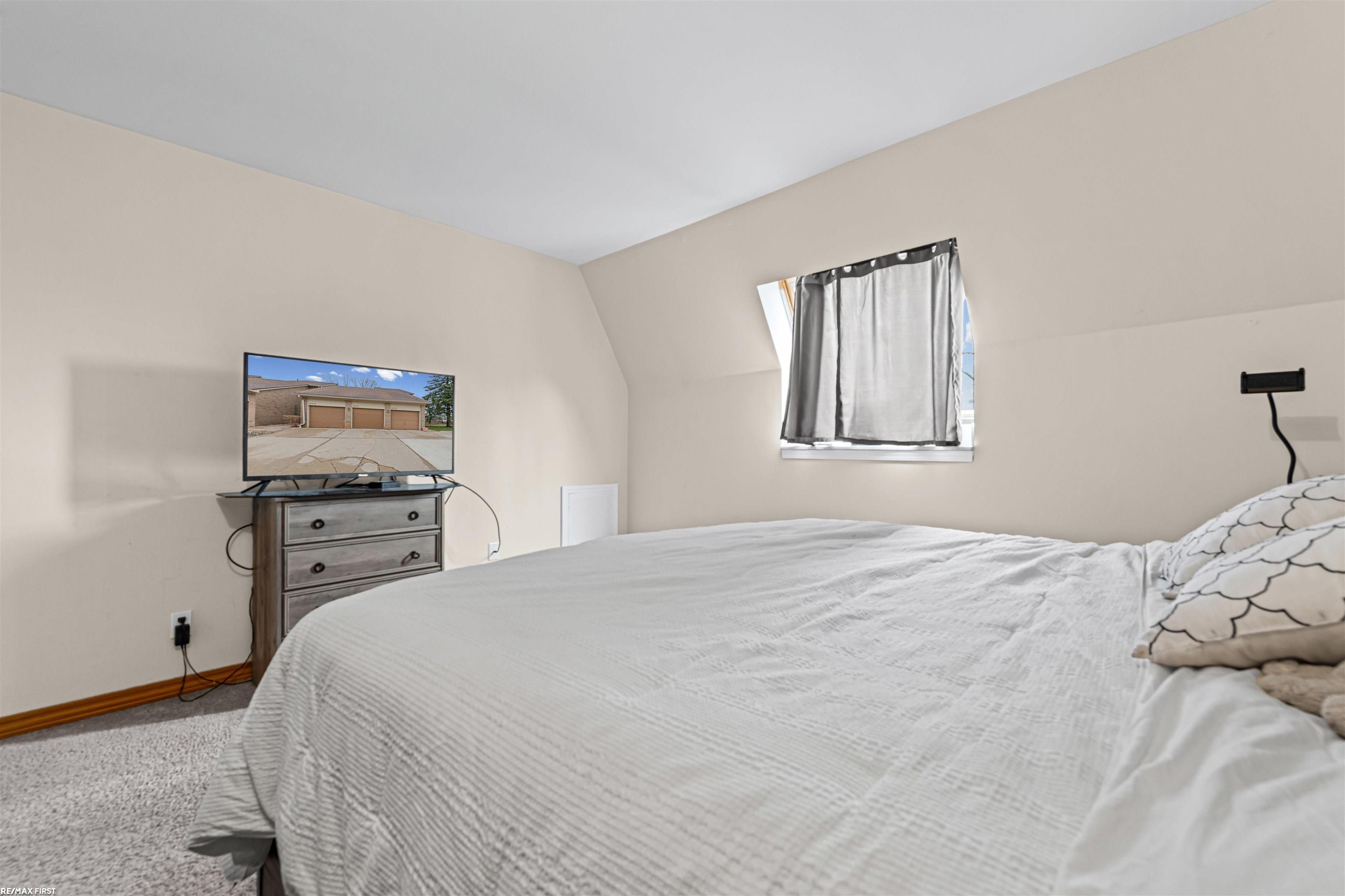 42375 Lochmoor Street, Clinton Township, MI, 48038