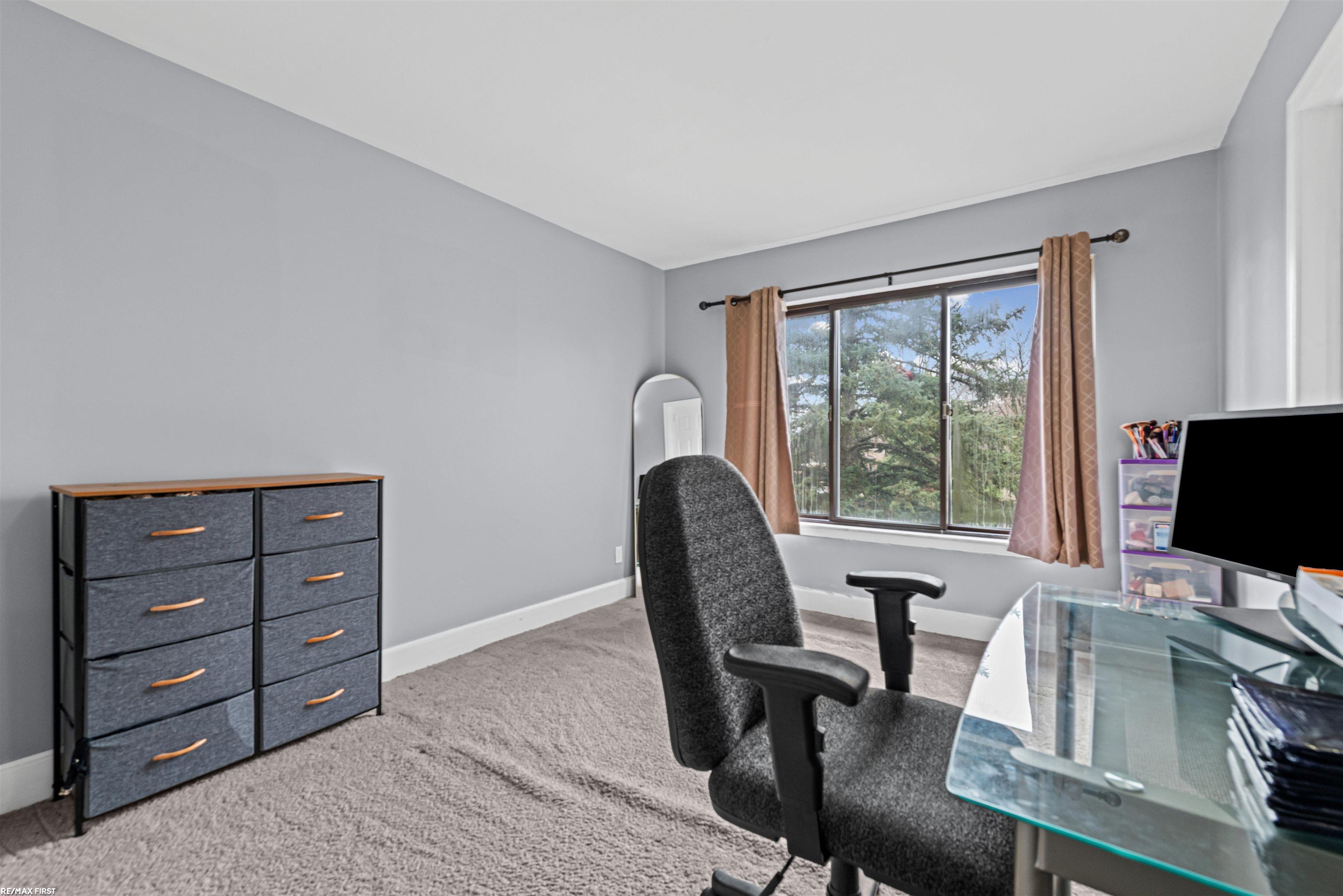 42375 Lochmoor Street, Clinton Township, MI, 48038