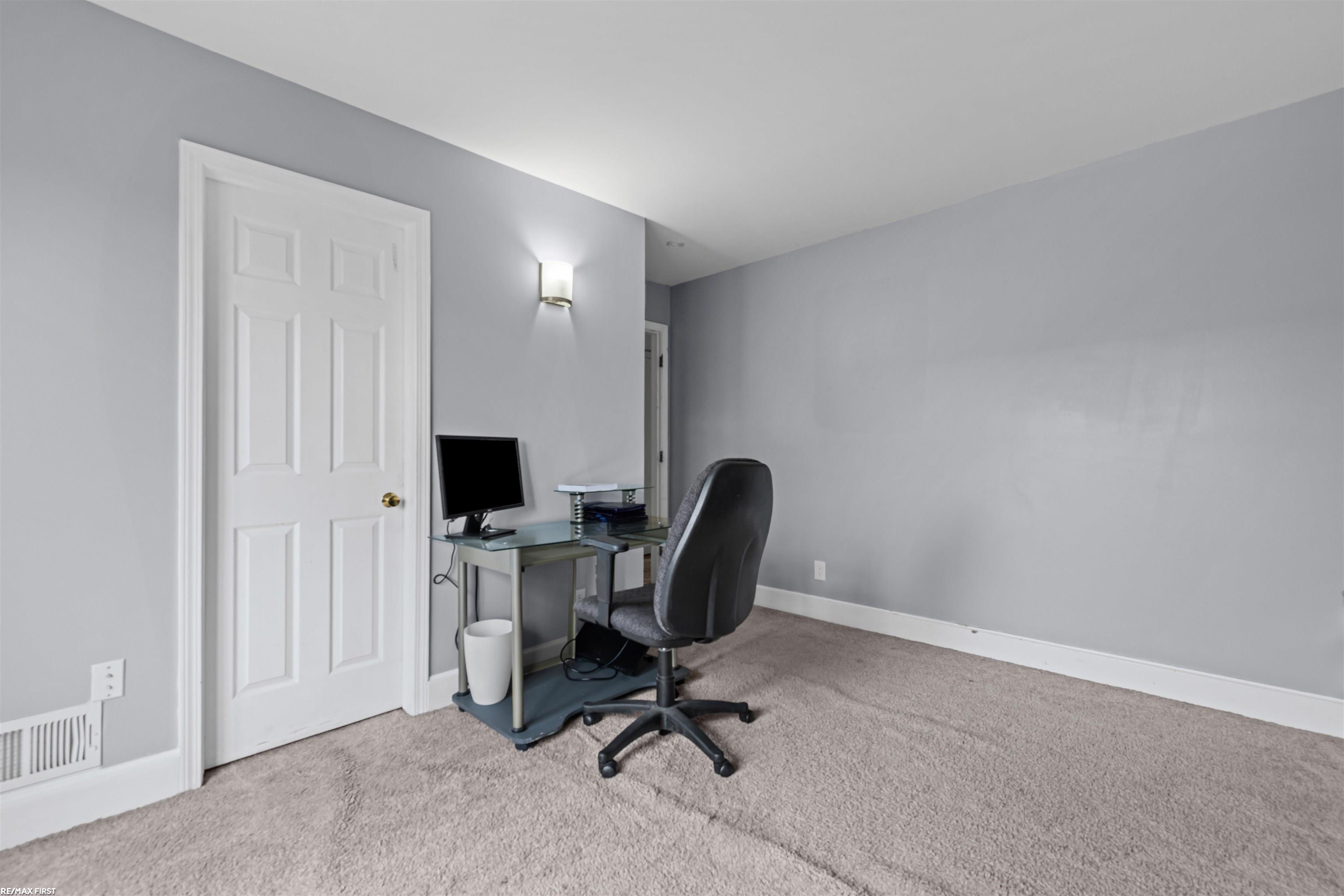 42375 Lochmoor Street, Clinton Township, MI, 48038