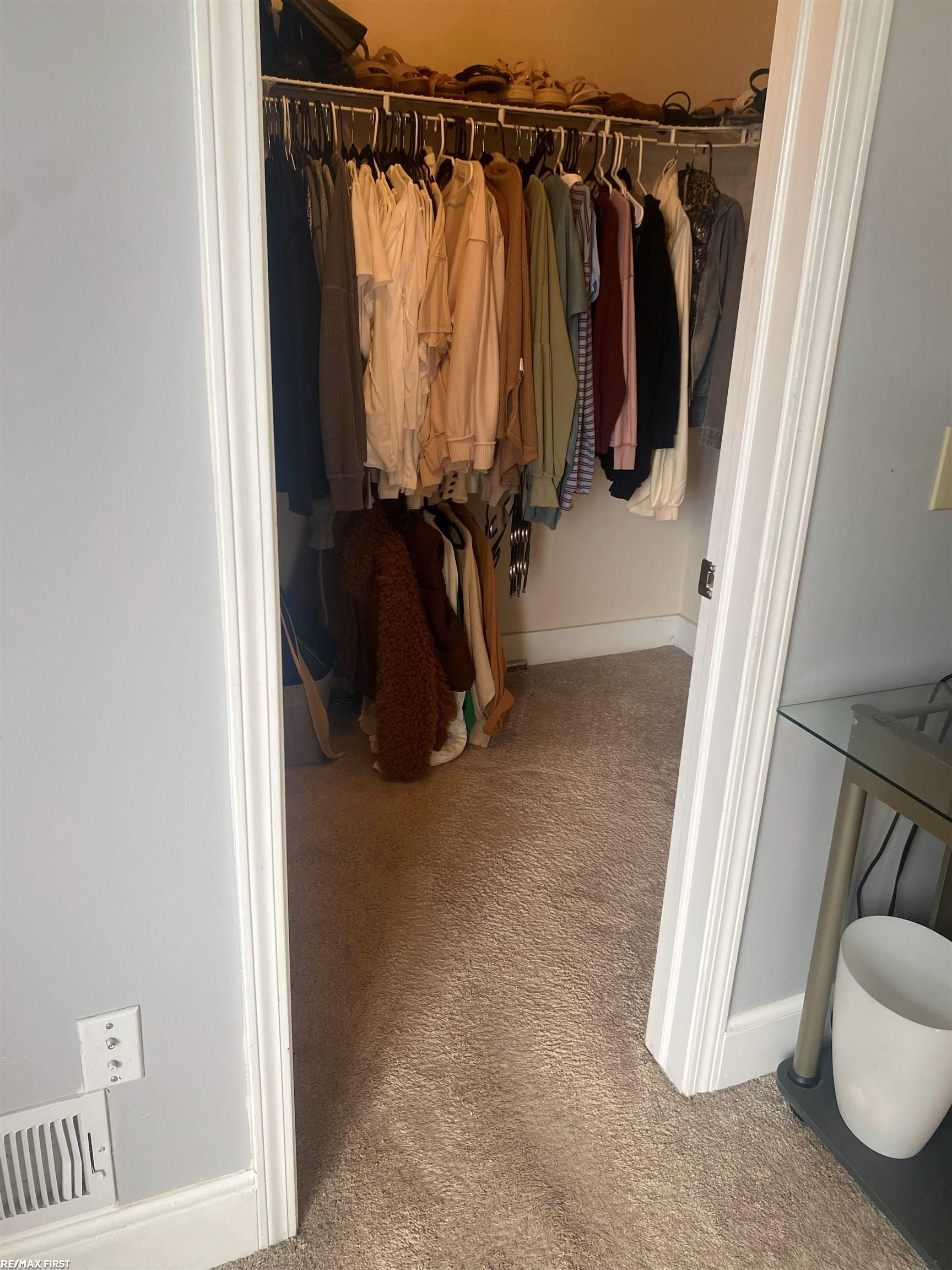 42375 Lochmoor Street, Clinton Township, MI, 48038