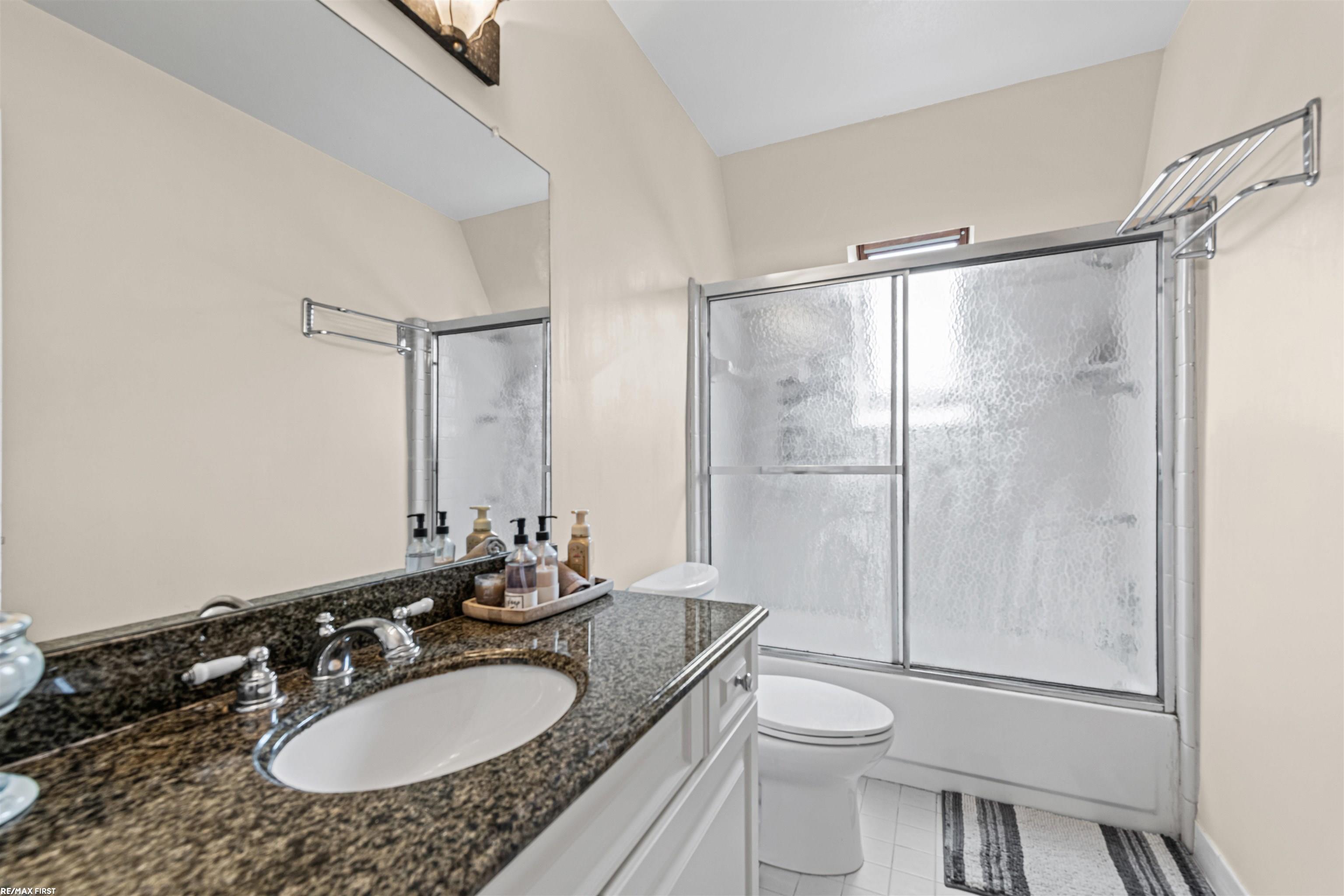 42375 Lochmoor Street, Clinton Township, MI, 48038