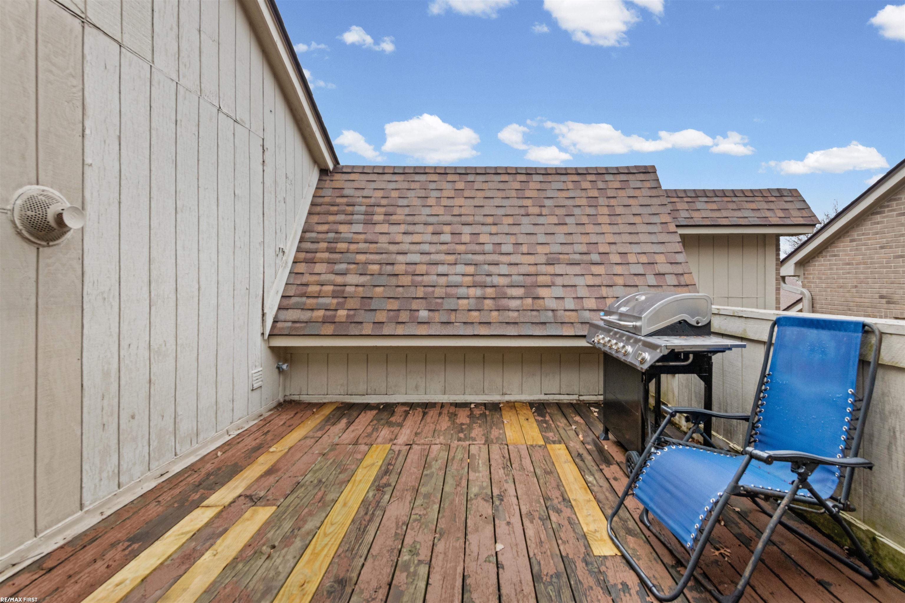 42375 Lochmoor Street, Clinton Township, MI, 48038