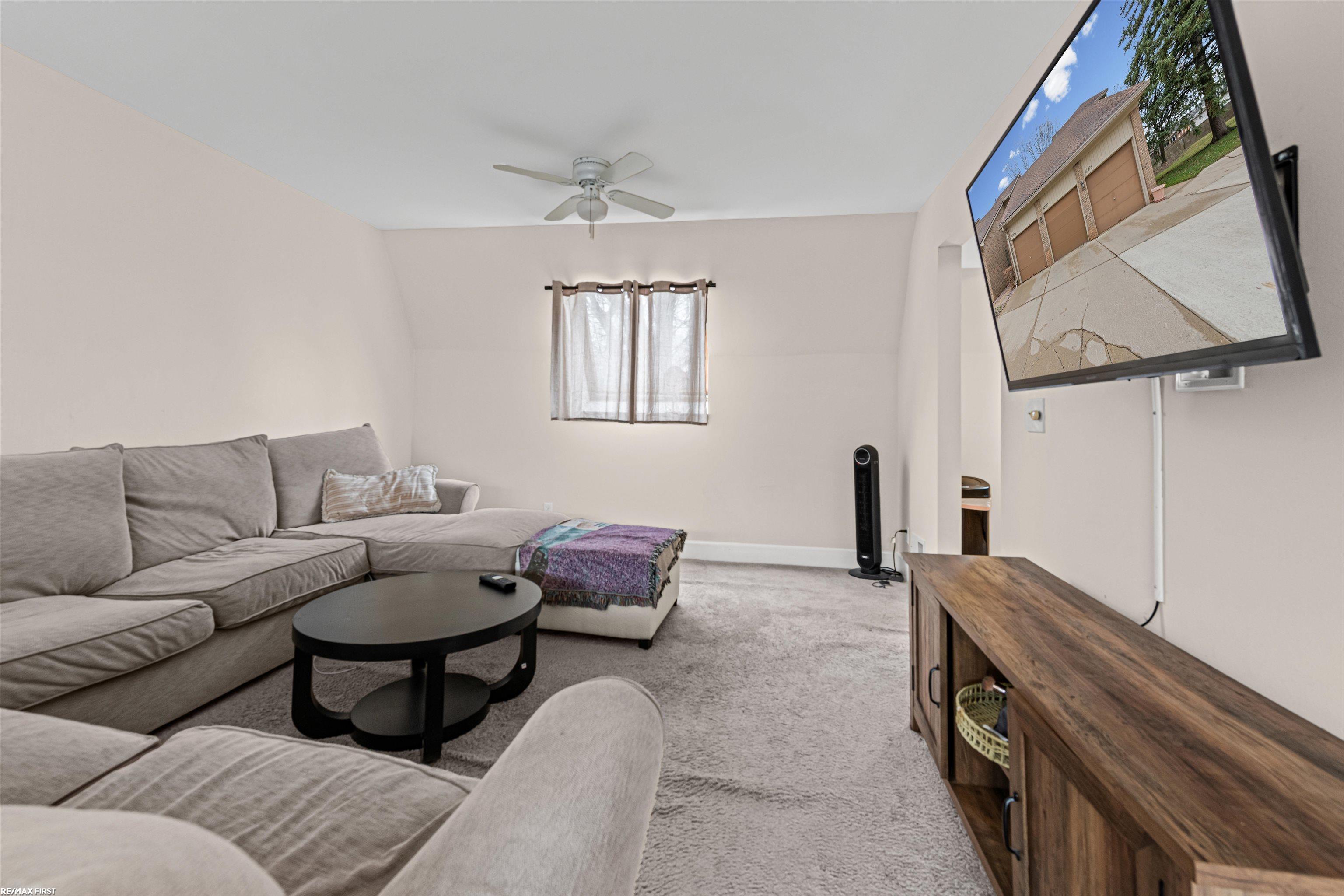 42375 Lochmoor Street, Clinton Township, MI, 48038