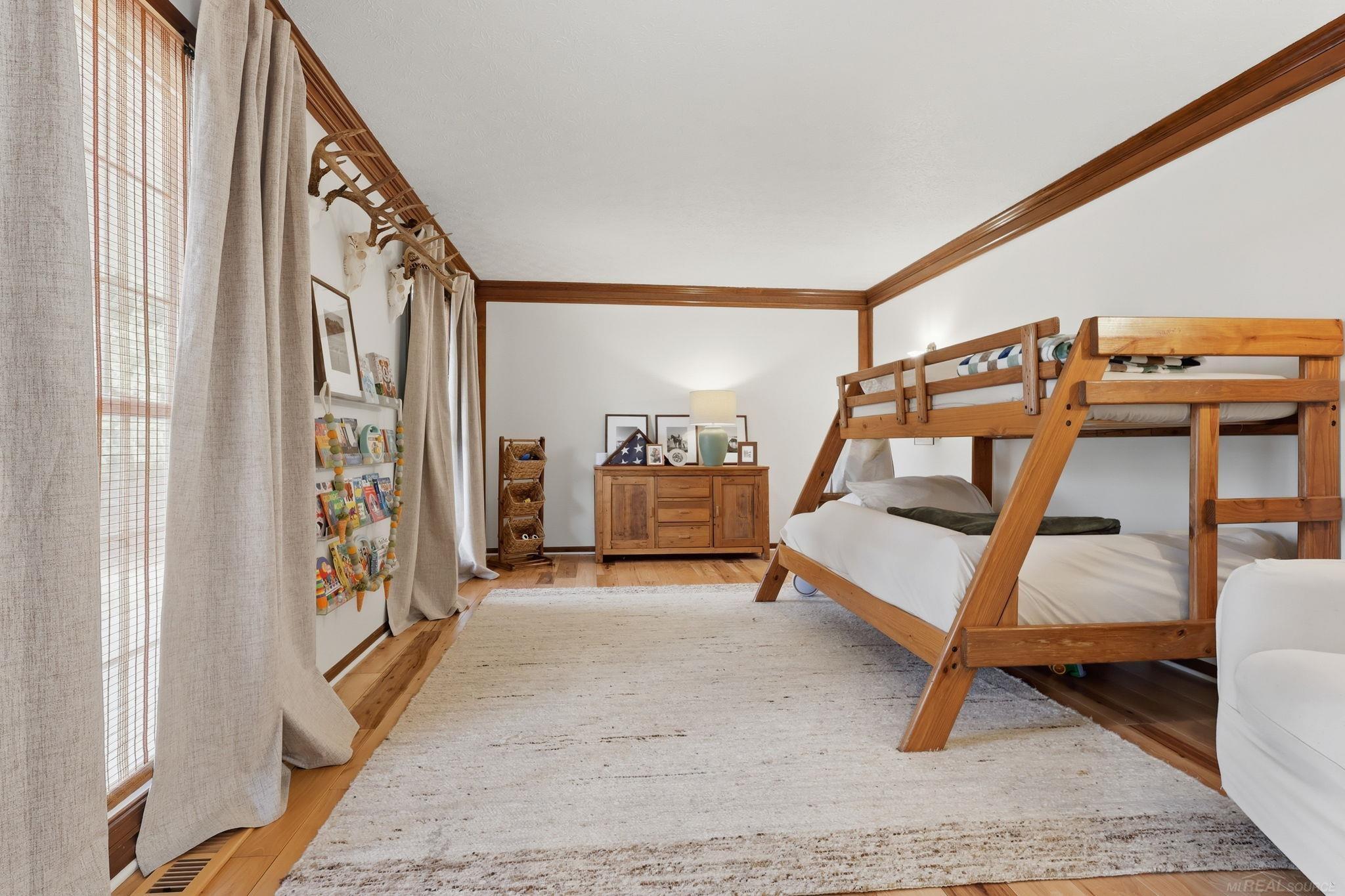 495 Lakes Edge Drive, Oxford, MI, 48371