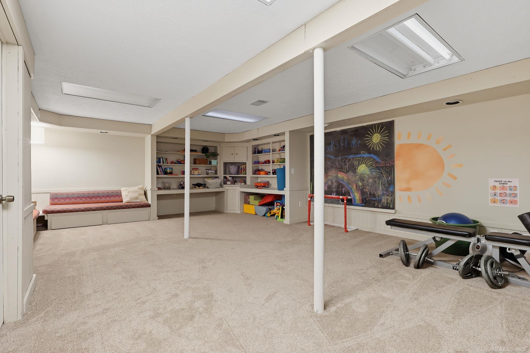 495 Lakes Edge Drive, Oxford, MI, 48371