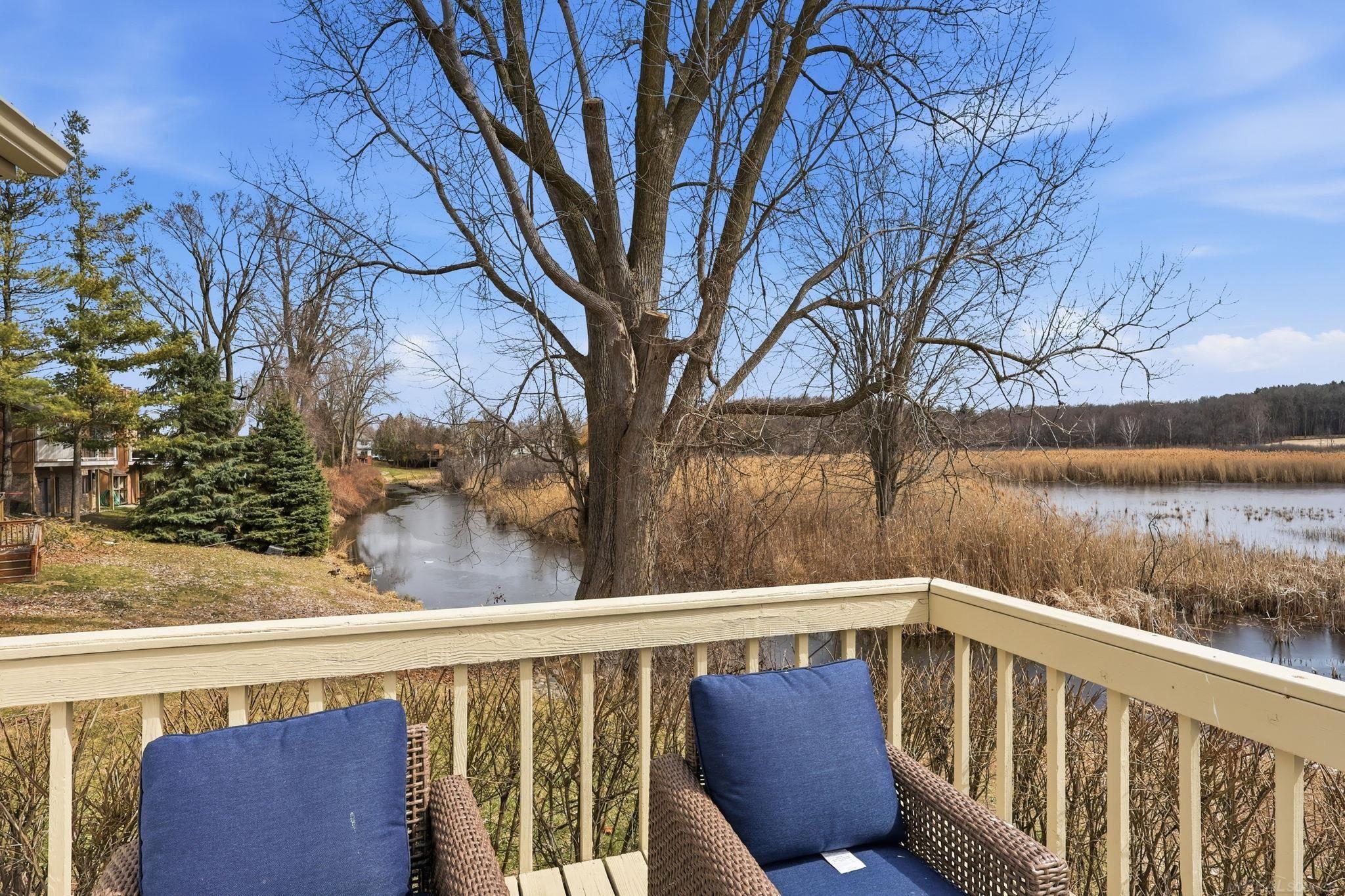 495 Lakes Edge Drive, Oxford, MI, 48371