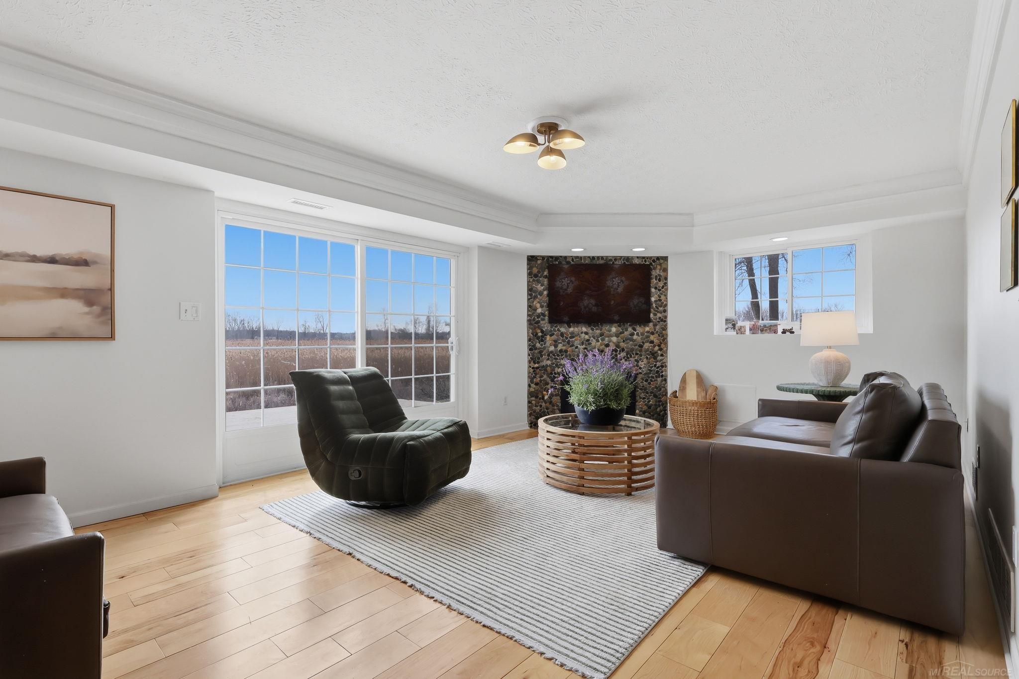 495 Lakes Edge Drive, Oxford, MI, 48371