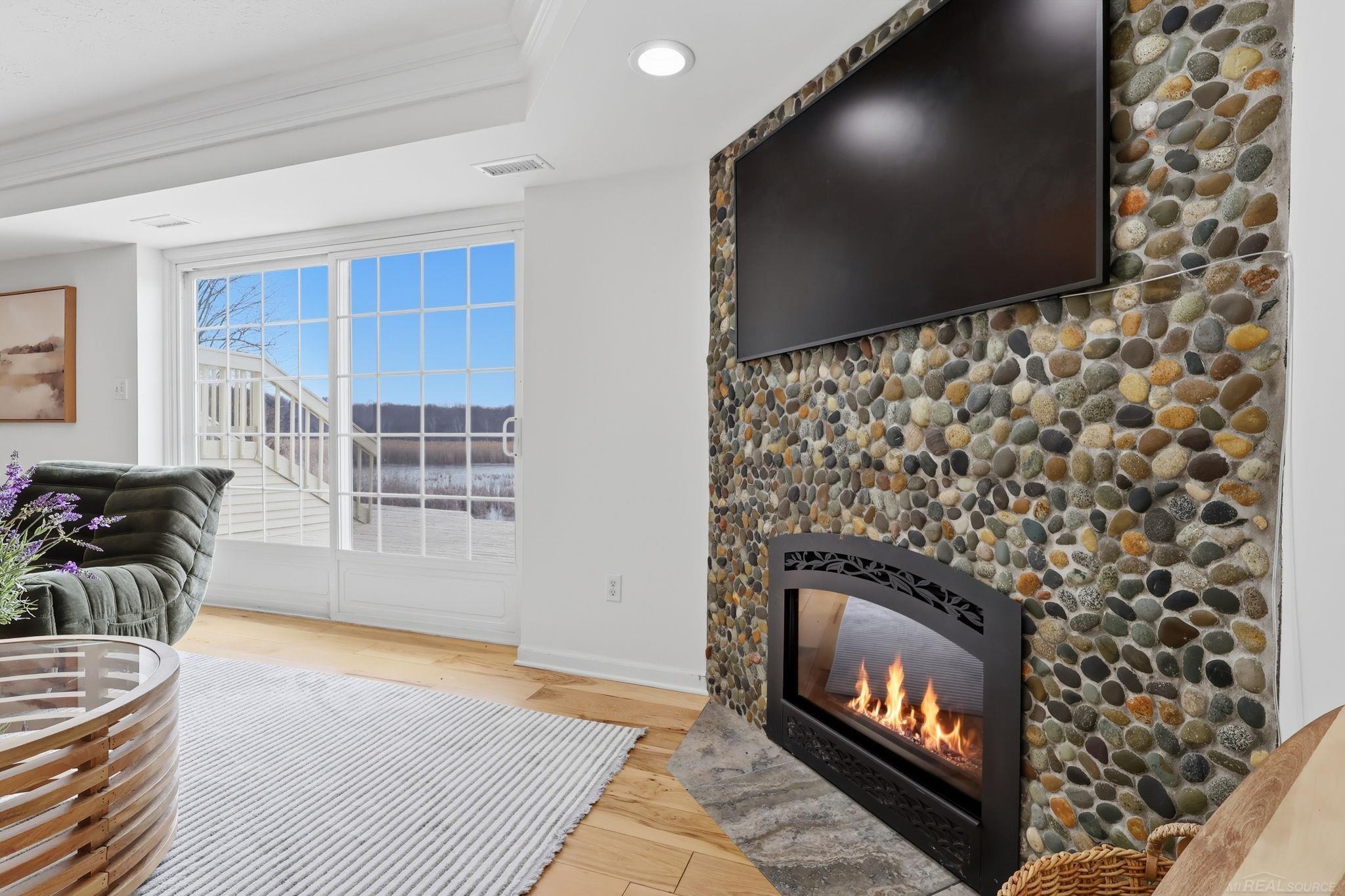 495 Lakes Edge Drive, Oxford, MI, 48371