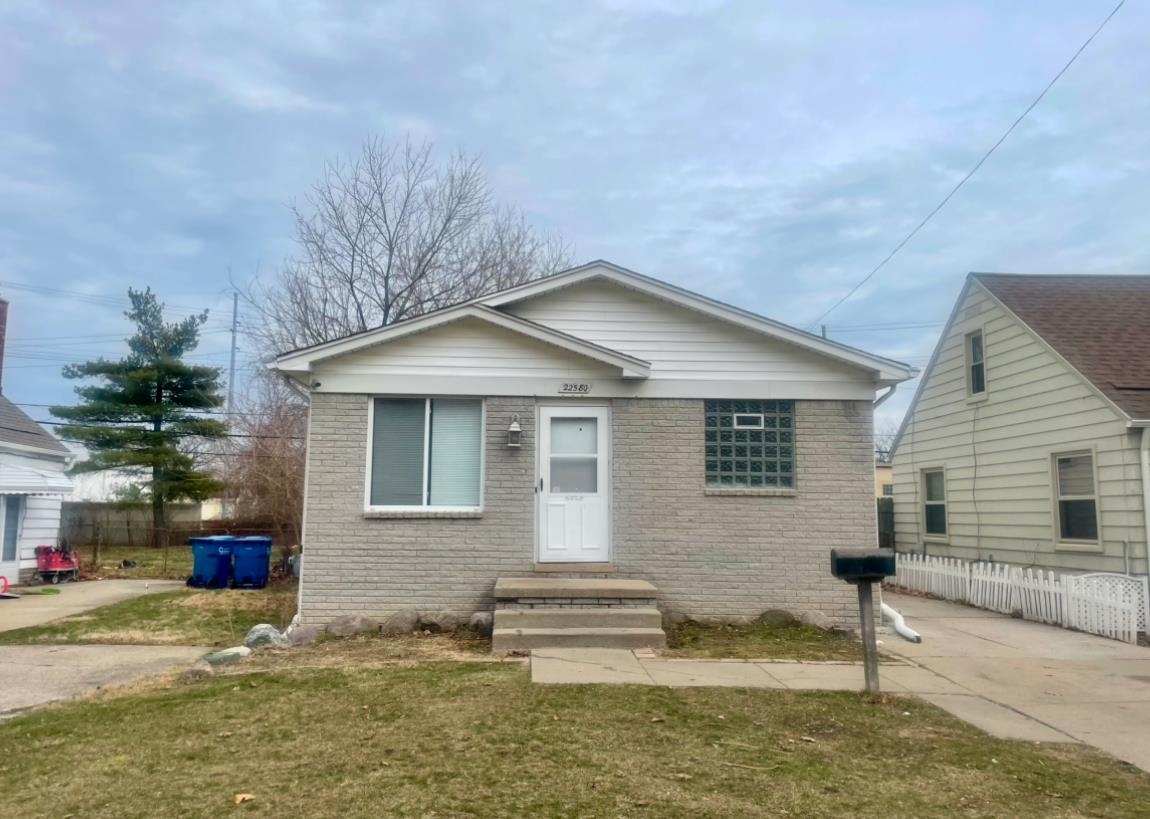22580 Oaklane Street, Warren, MI, 48089-5448