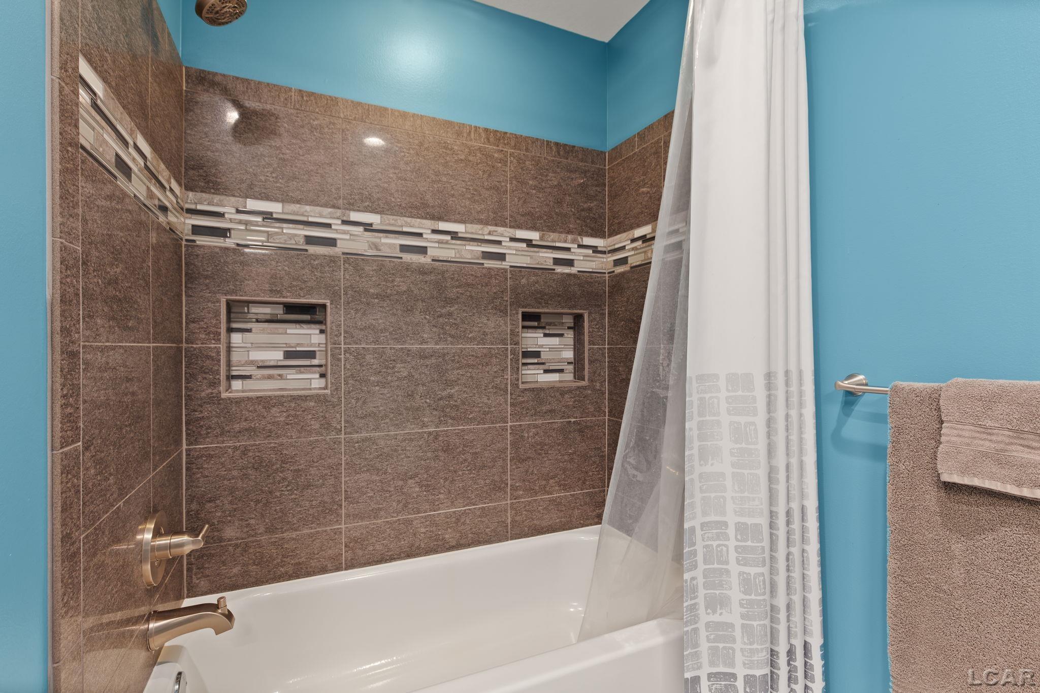 3564 Sapphire Drive, Adrian, MI, 49221