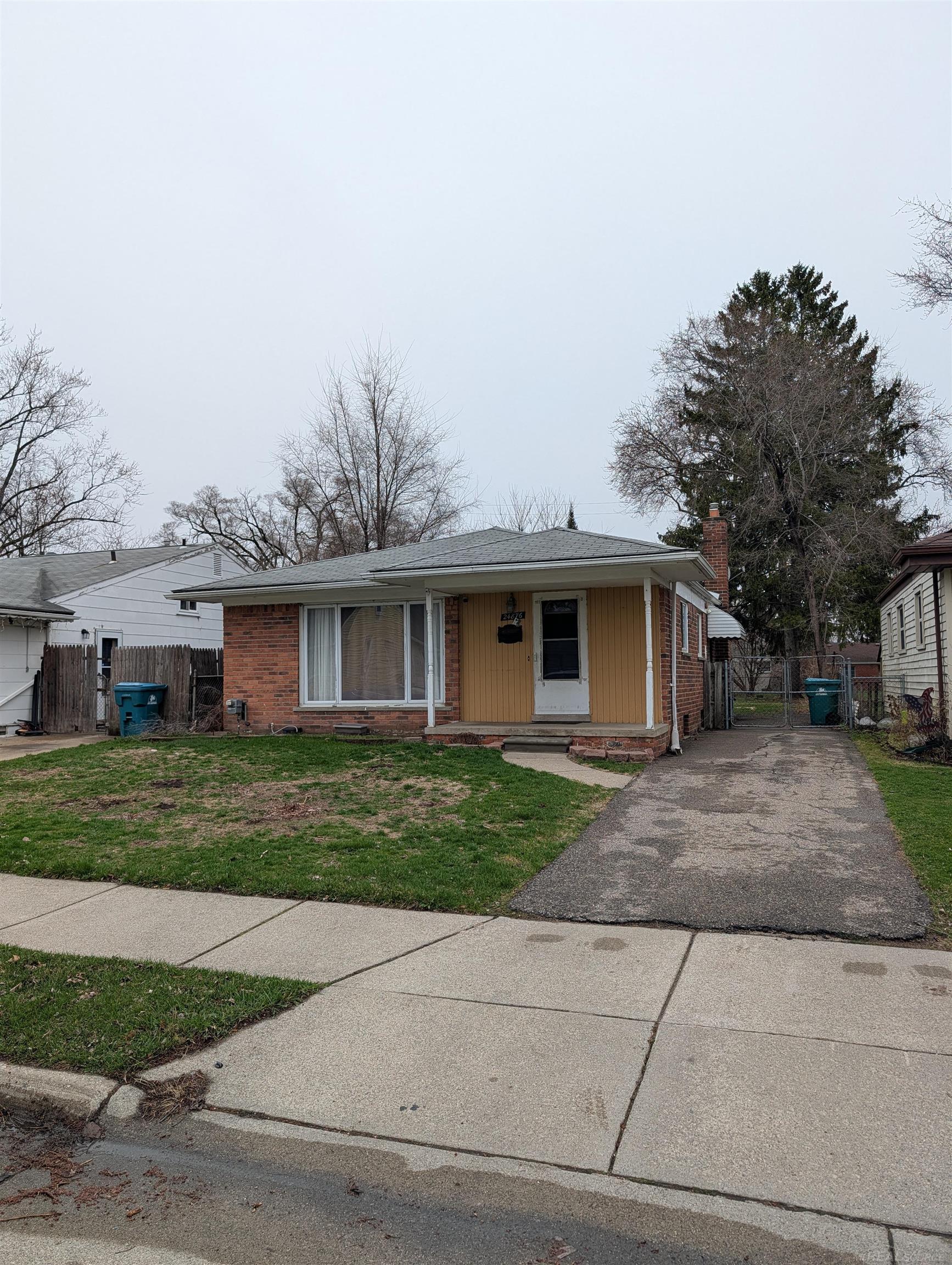 24876 Dale Street, Eastpointe, MI, 48021