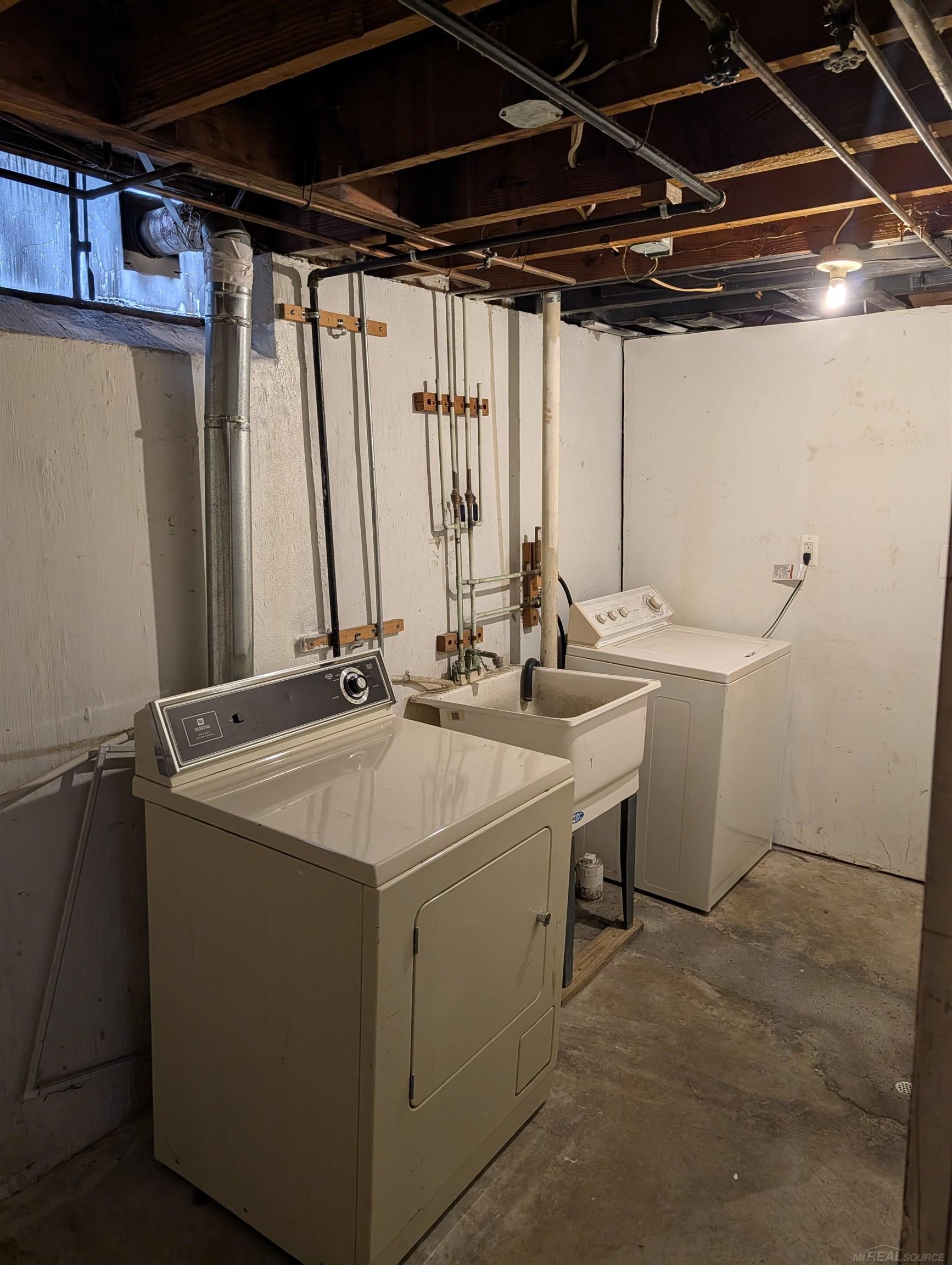 24876 Dale Street, Eastpointe, MI, 48021