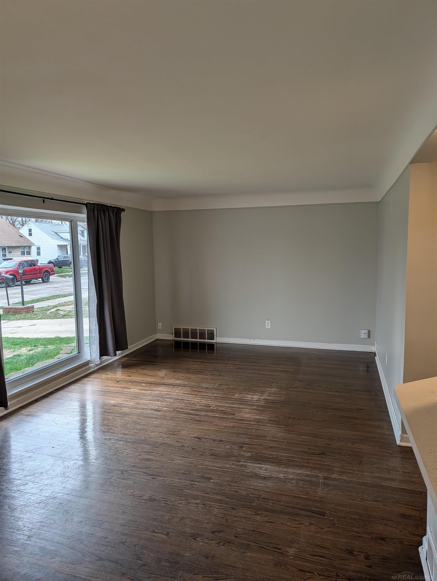 24876 Dale Street, Eastpointe, MI, 48021