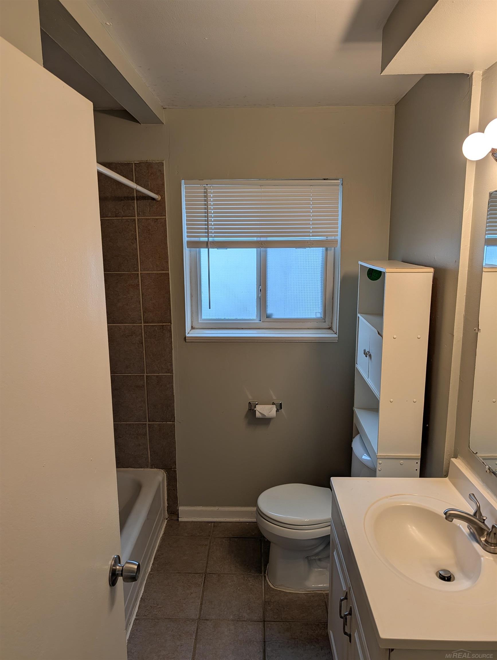 24876 Dale Street, Eastpointe, MI, 48021