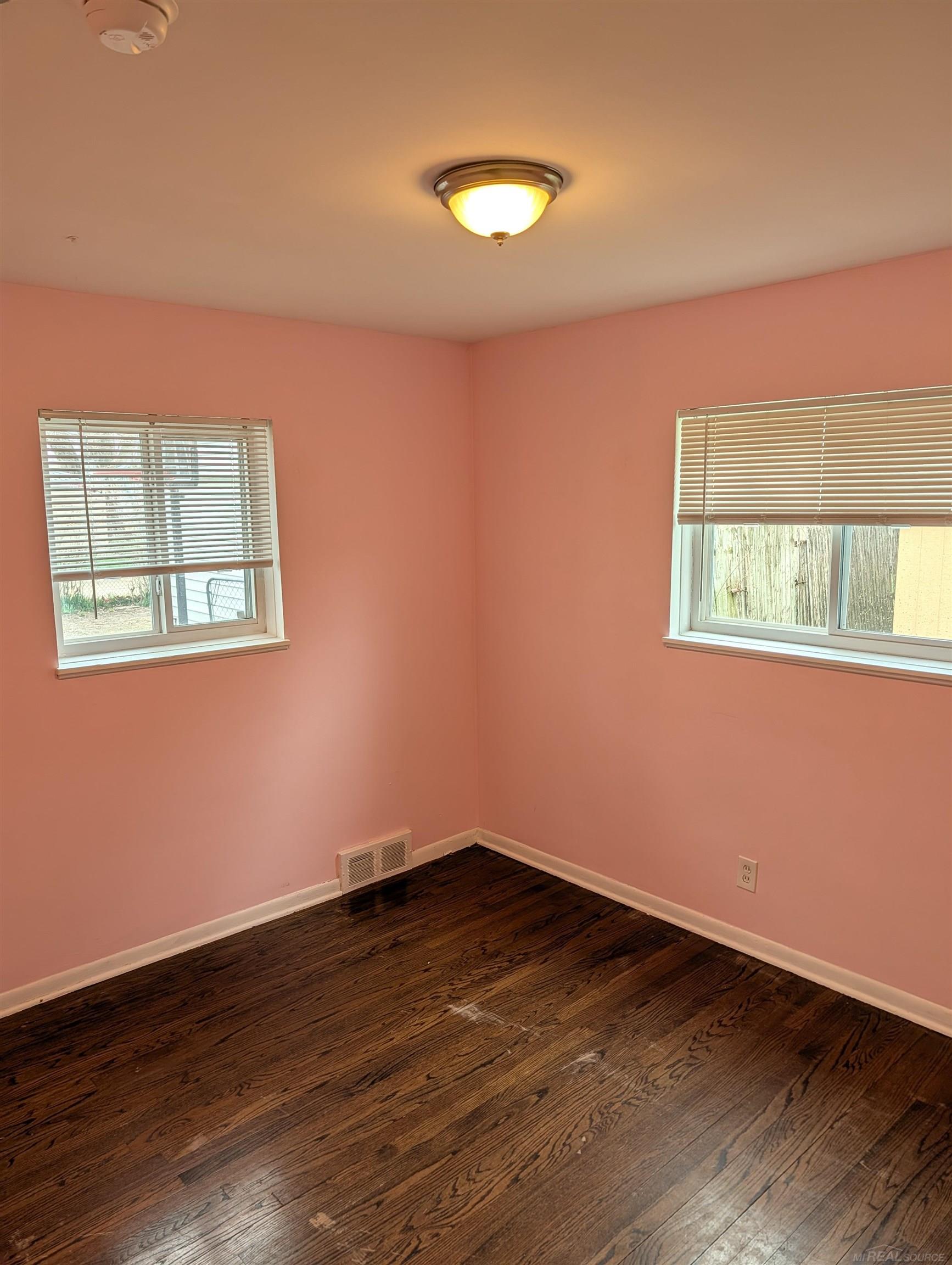 24876 Dale Street, Eastpointe, MI, 48021