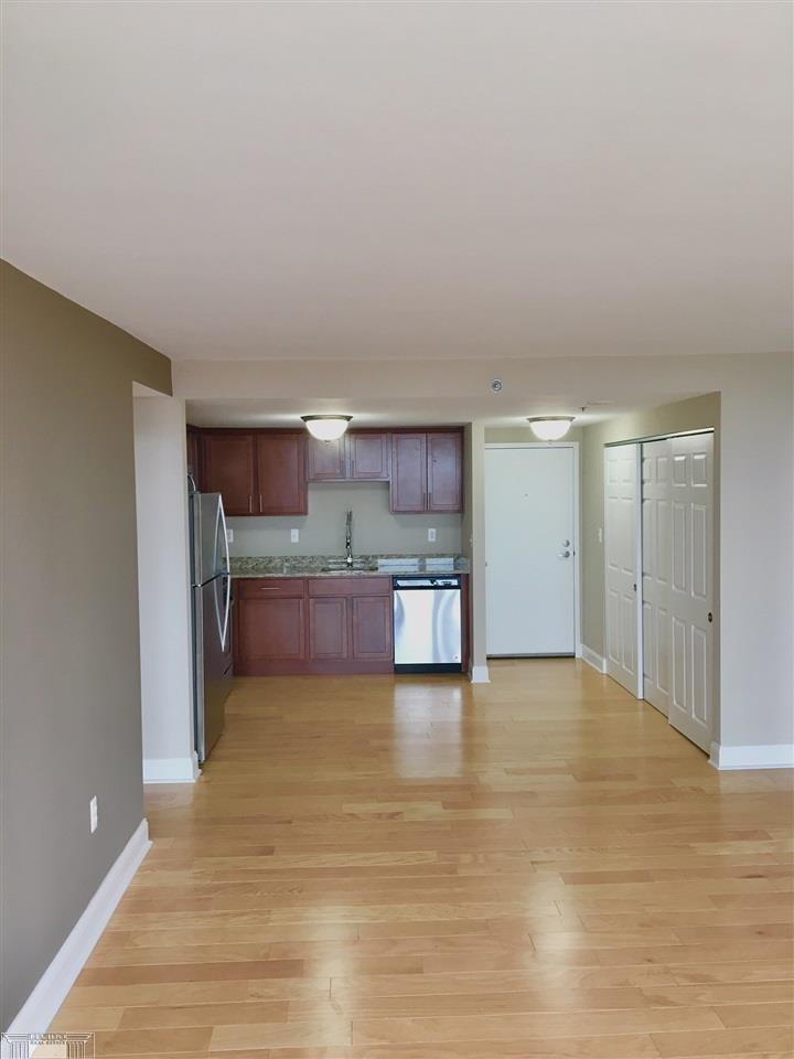 250 E Harbortown UNIT&nbsp;1006 Drive UNIT&nbsp;1006, Detroit, MI, 48207