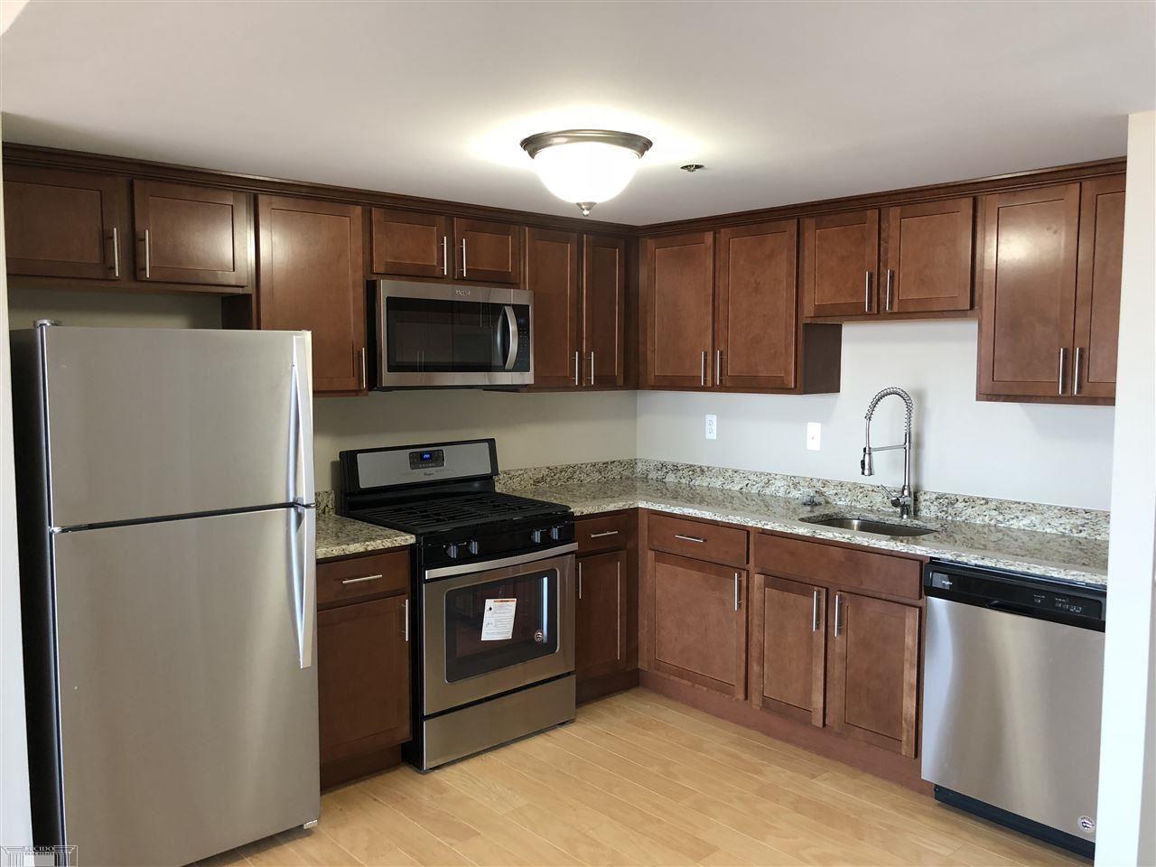 250 E Harbortown UNIT&nbsp;1006 Drive UNIT&nbsp;1006, Detroit, MI, 48207