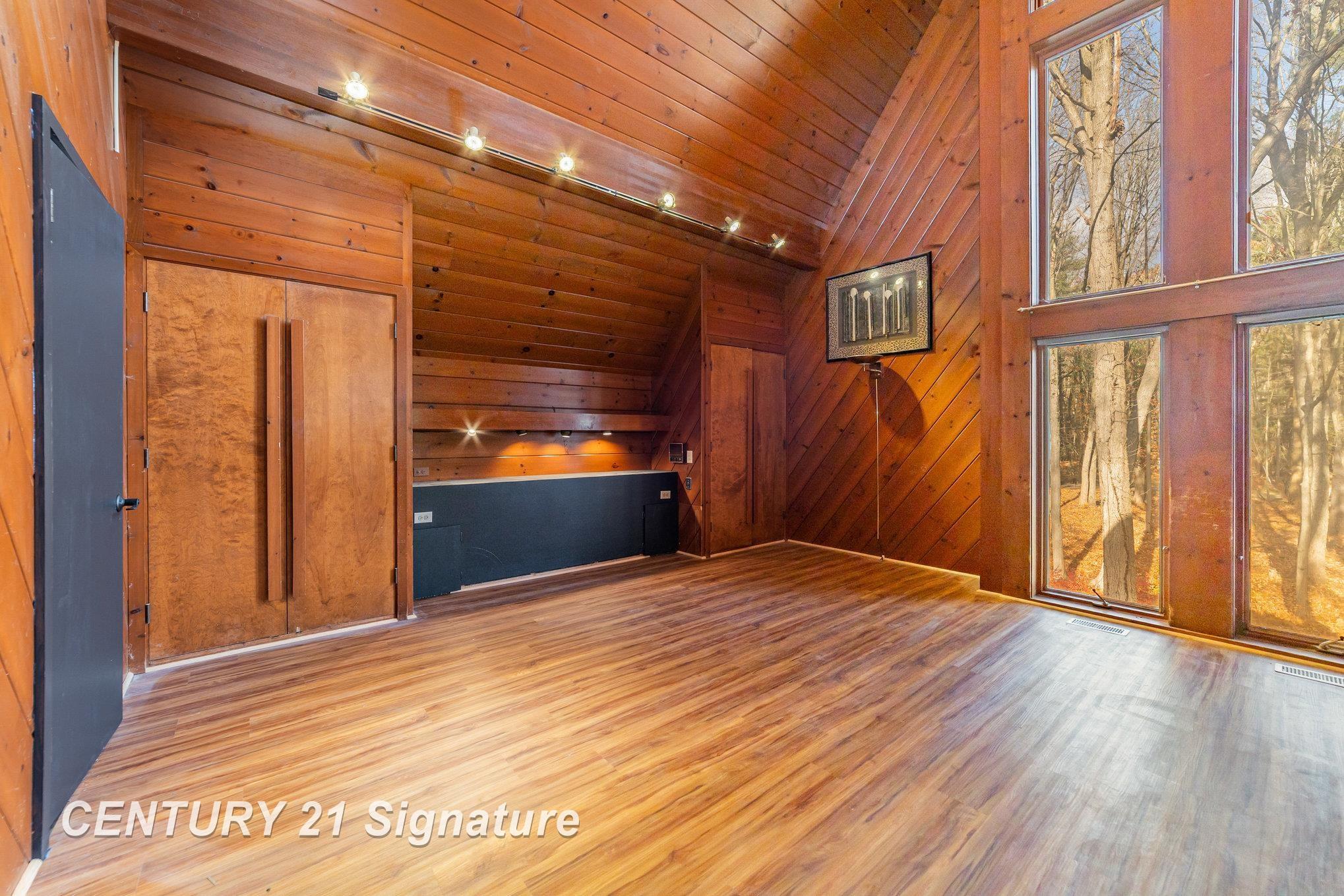 10363 Lakewood Drive, Saginaw, MI, 48609