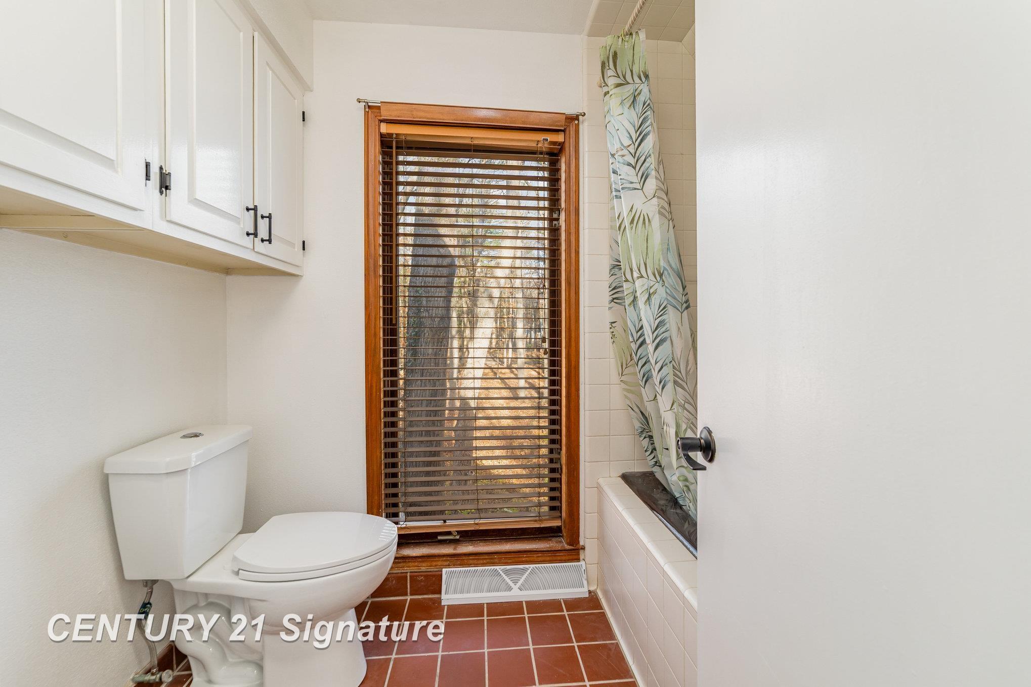 10363 Lakewood Drive, Saginaw, MI, 48609