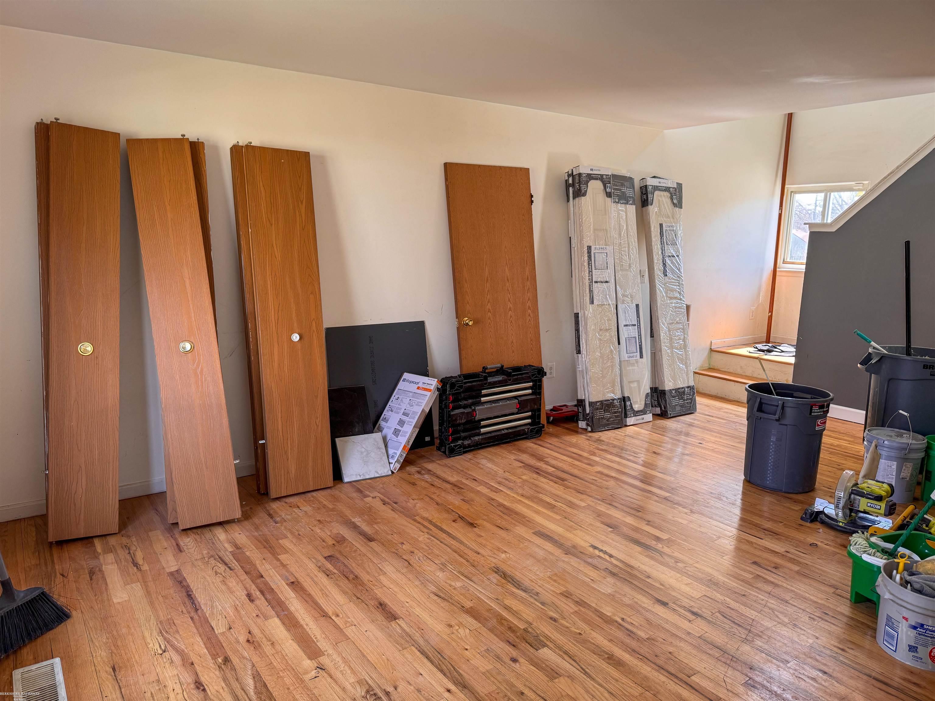 8764 Kaltz Avenue, Center Line, MI, 48015