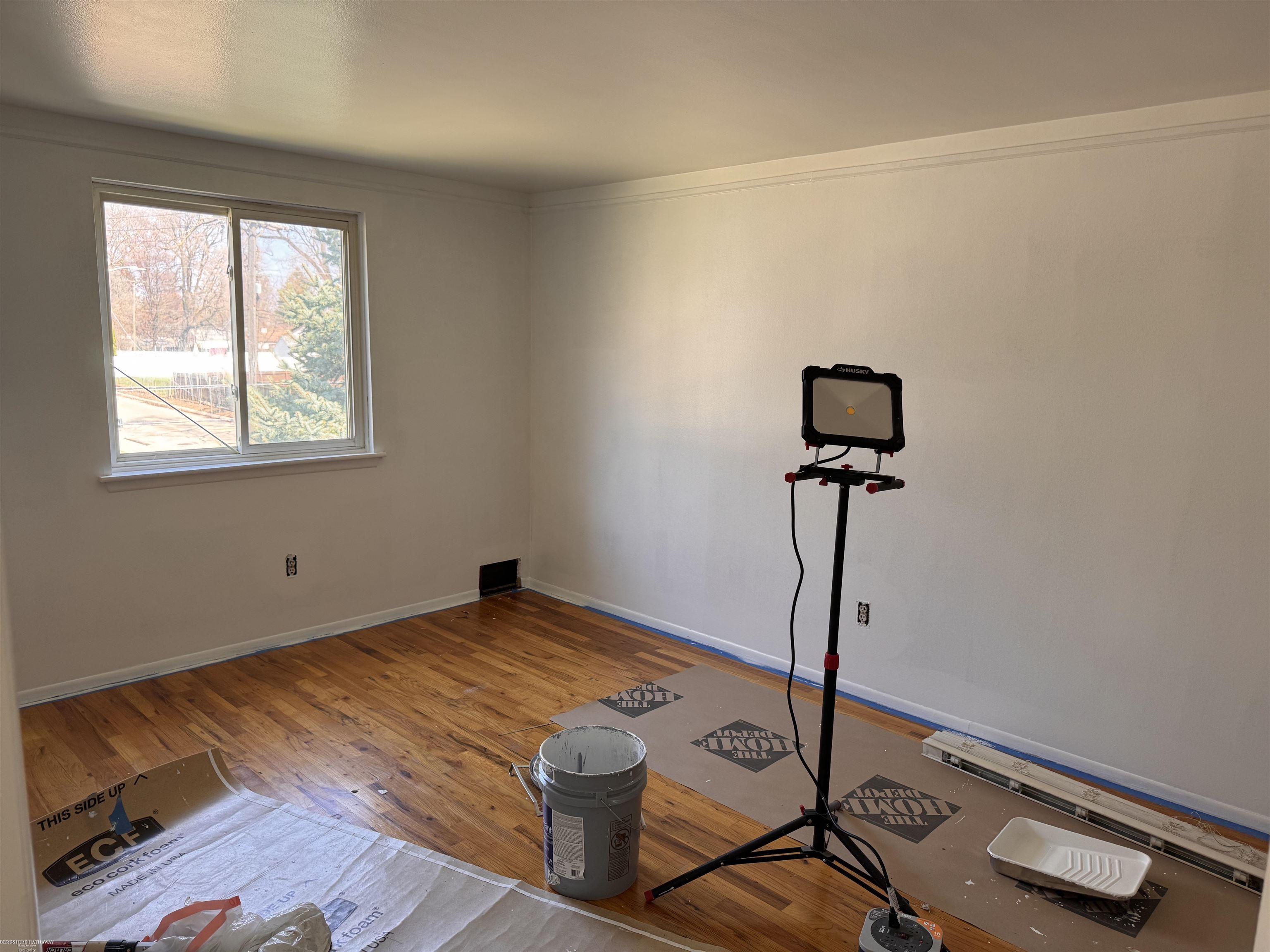 8764 Kaltz Avenue, Center Line, MI, 48015