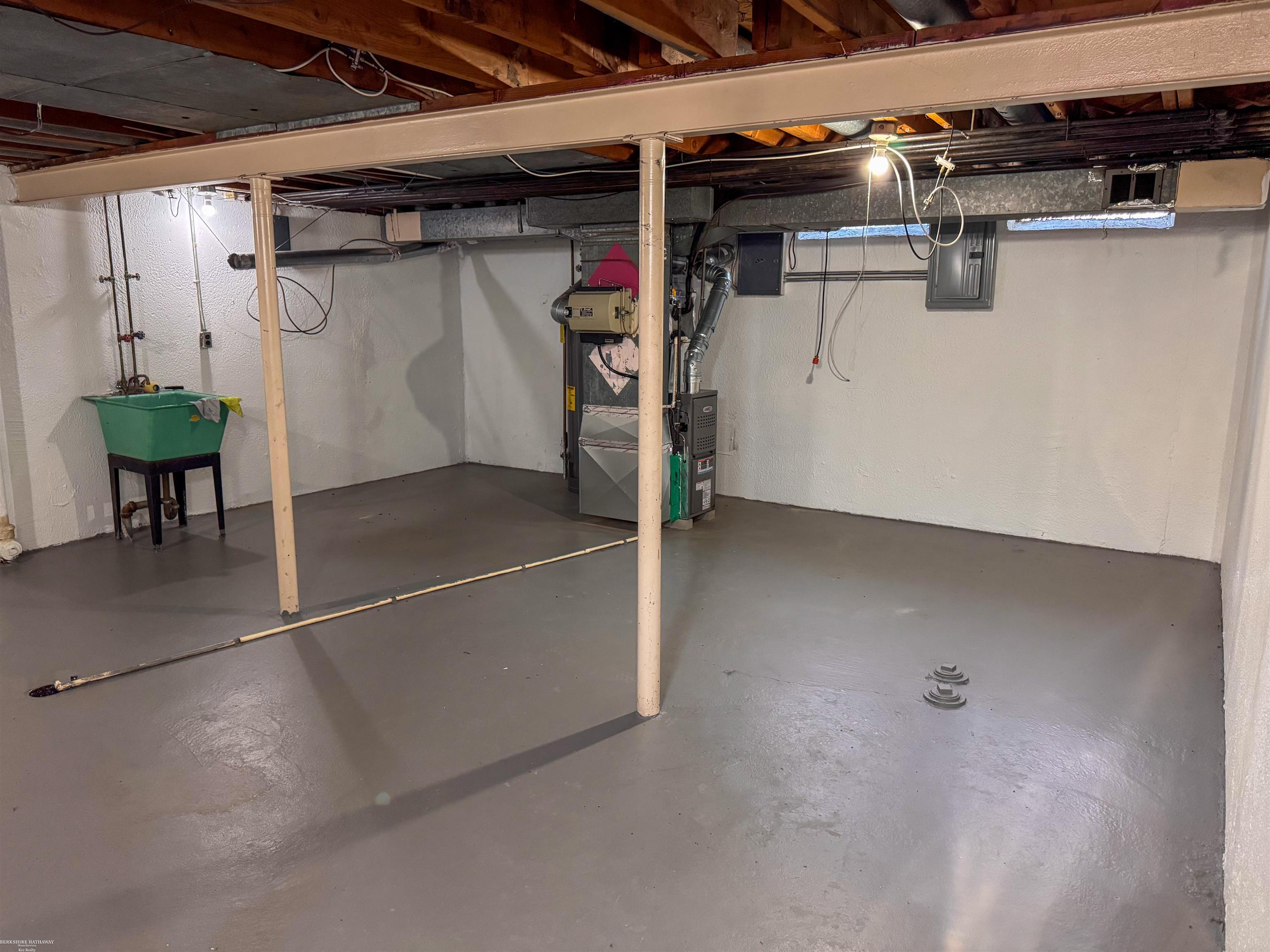 8764 Kaltz Avenue, Center Line, MI, 48015