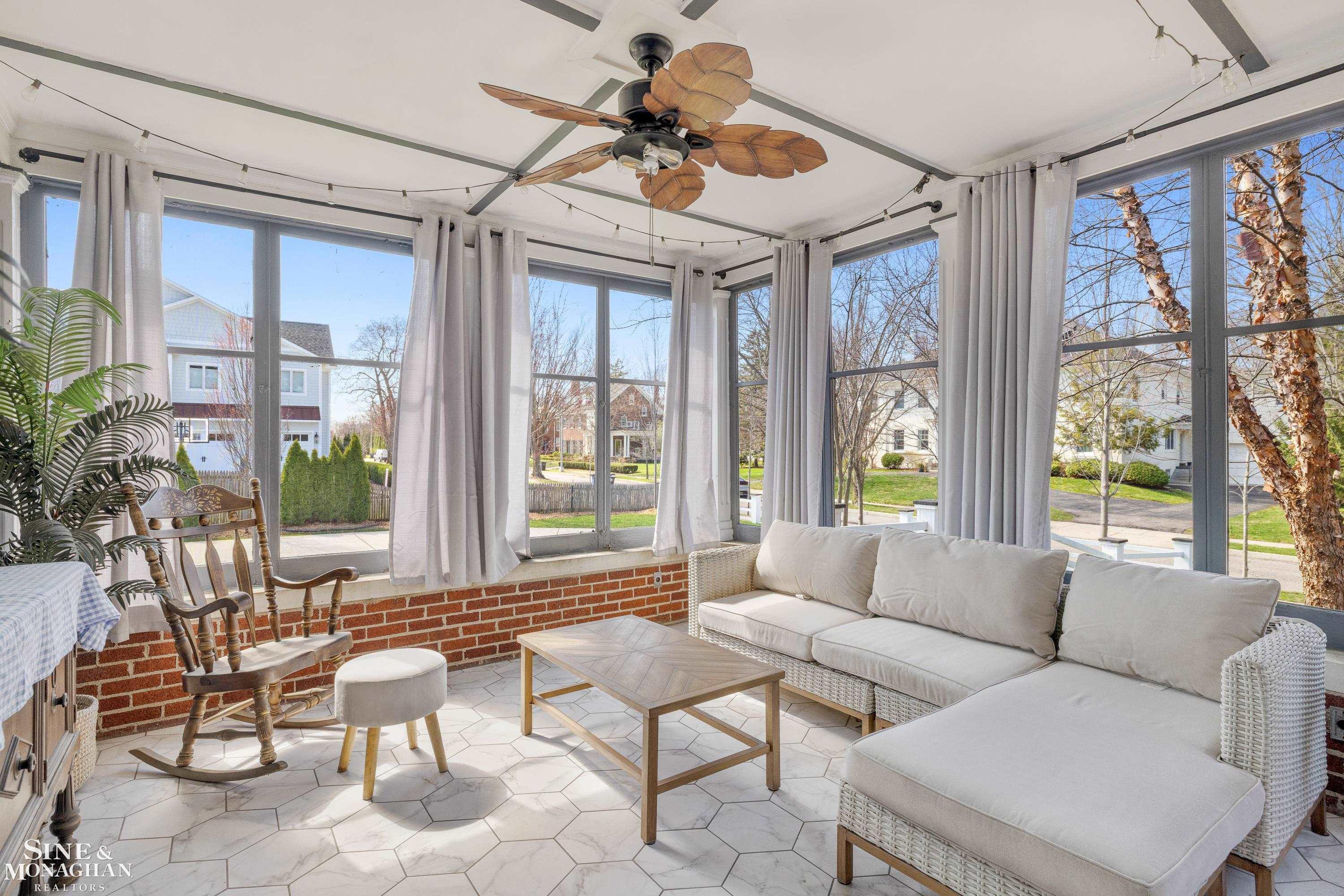 334 University Place, Grosse Pointe, MI, 48236