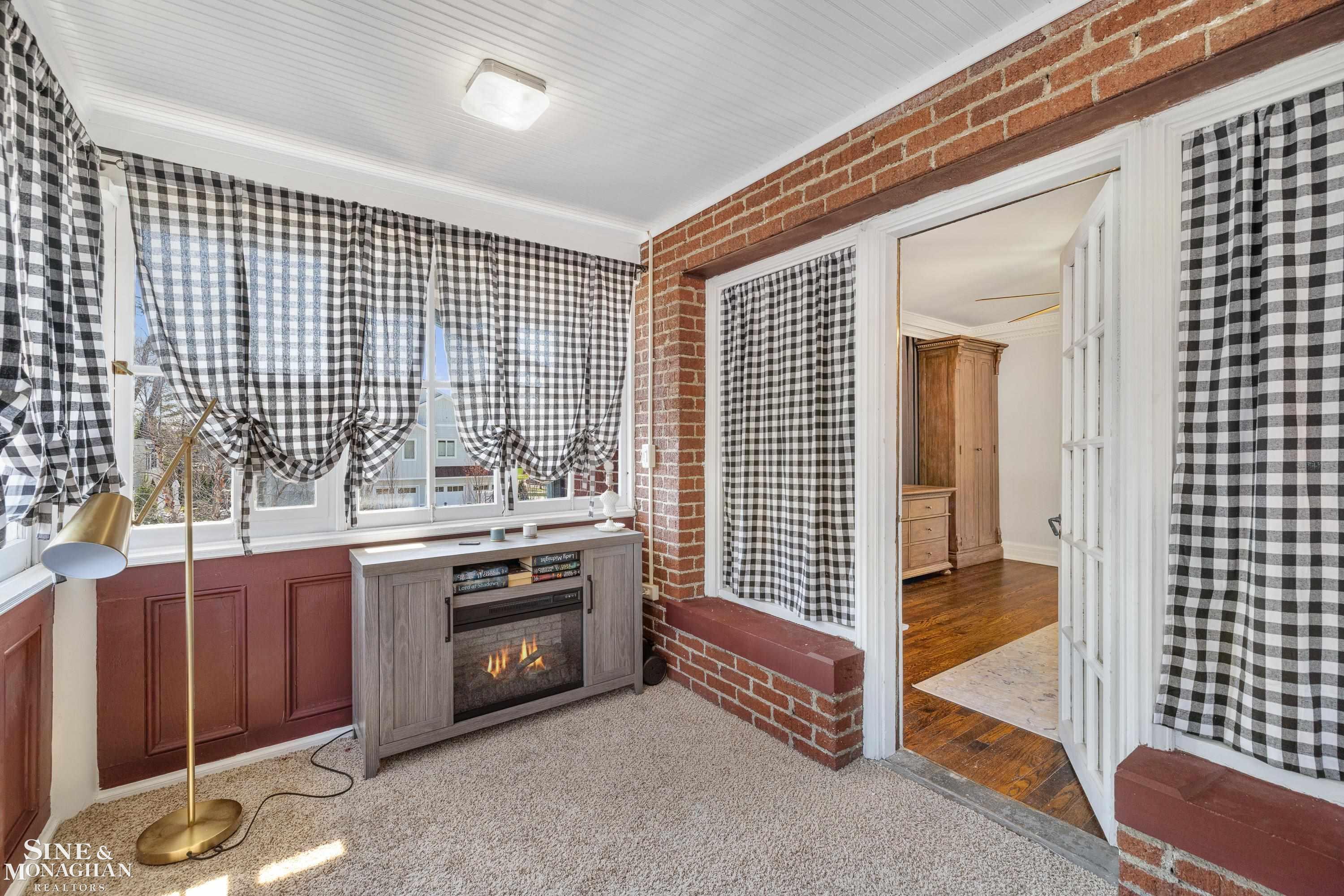 334 University Place, Grosse Pointe, MI, 48236