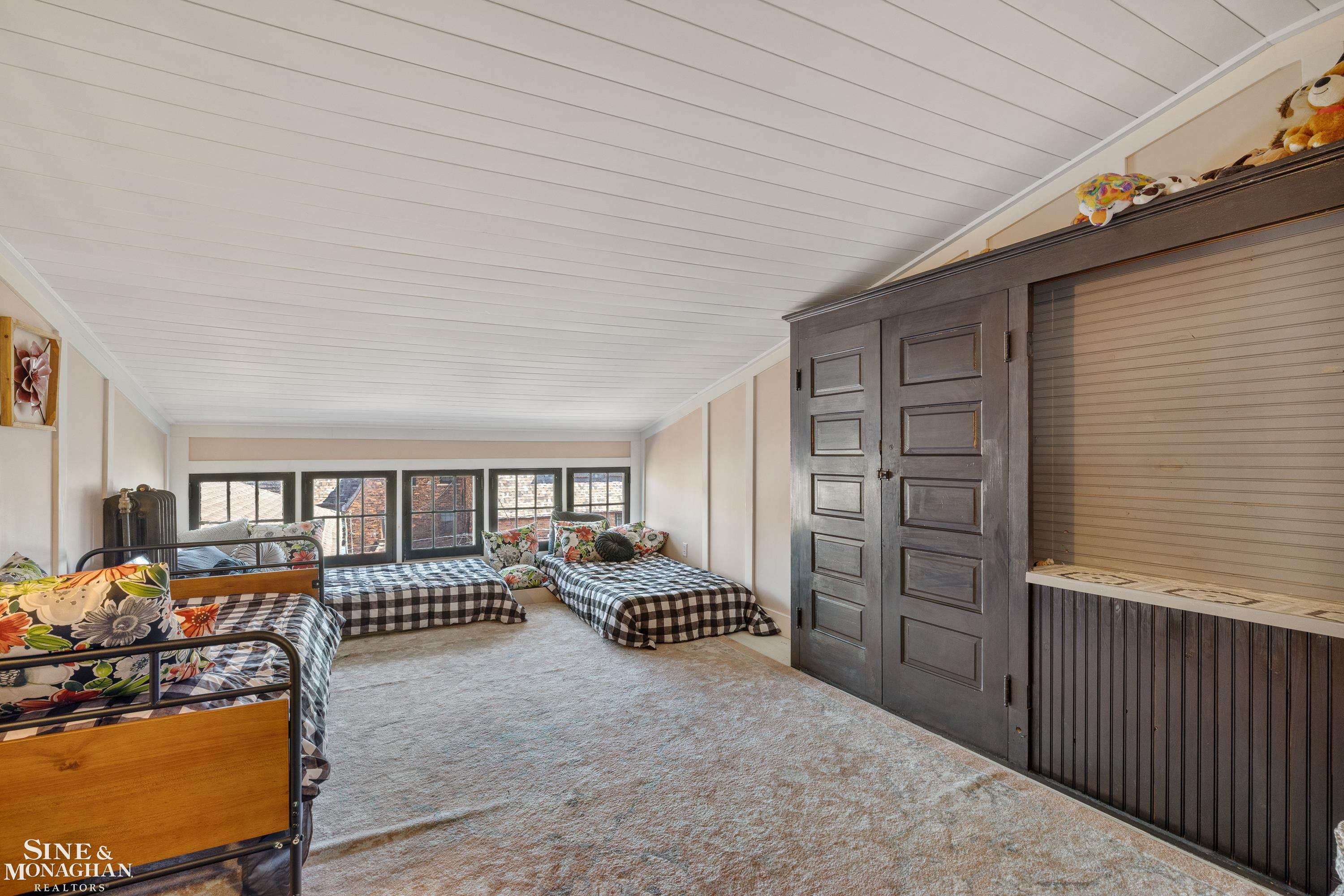 334 University Place, Grosse Pointe, MI, 48236