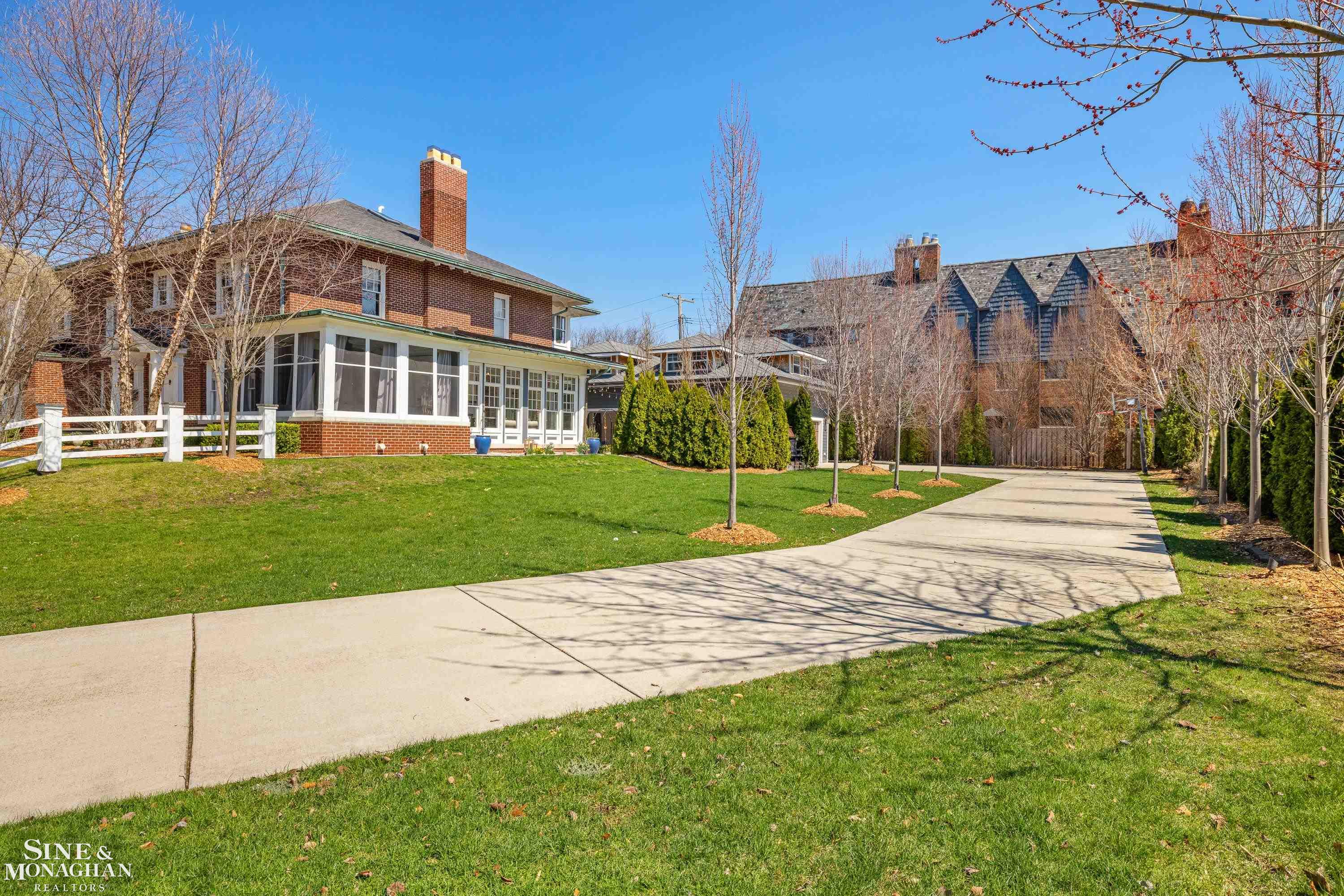 334 University Place, Grosse Pointe, MI, 48236