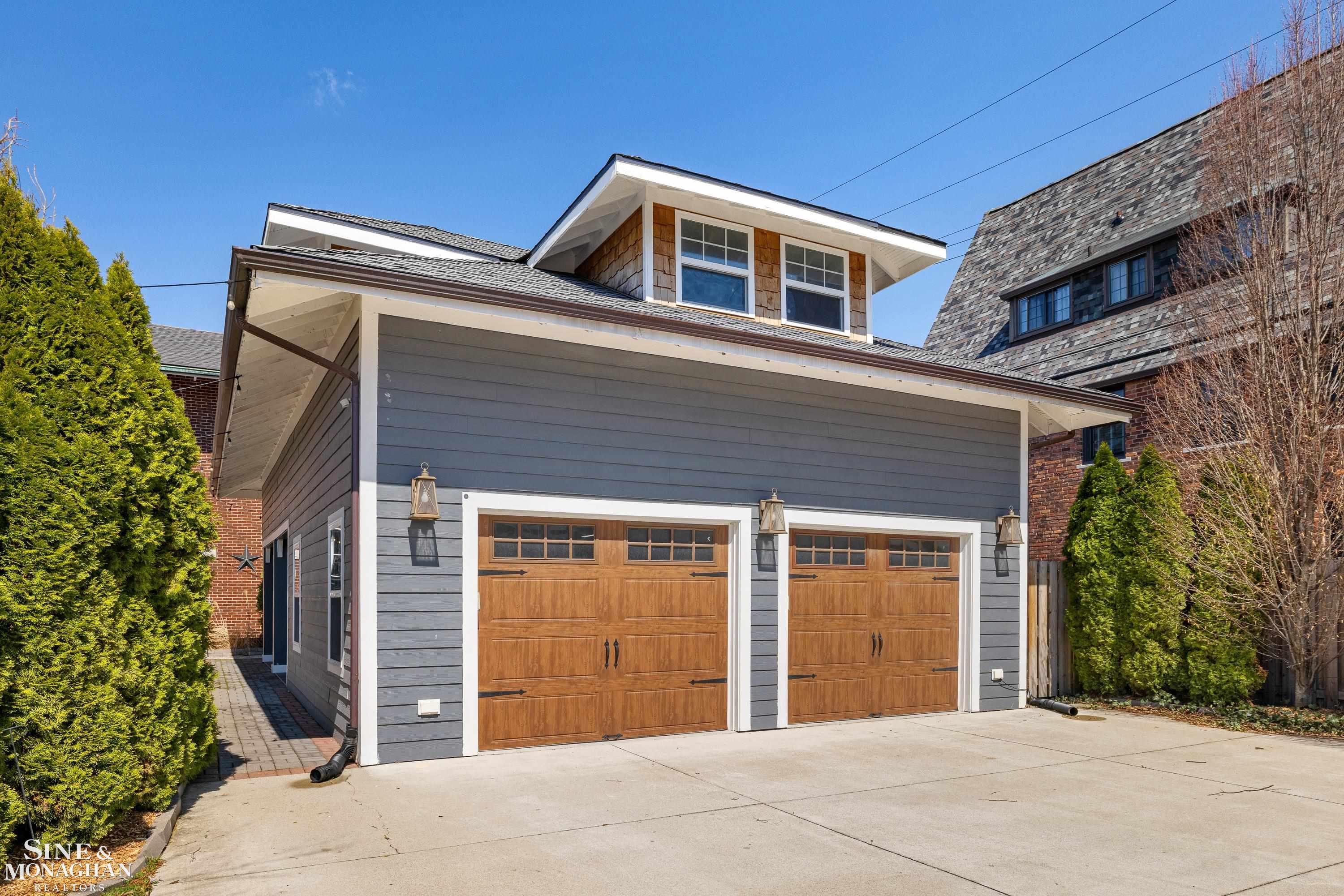 334 University Place, Grosse Pointe, MI, 48236