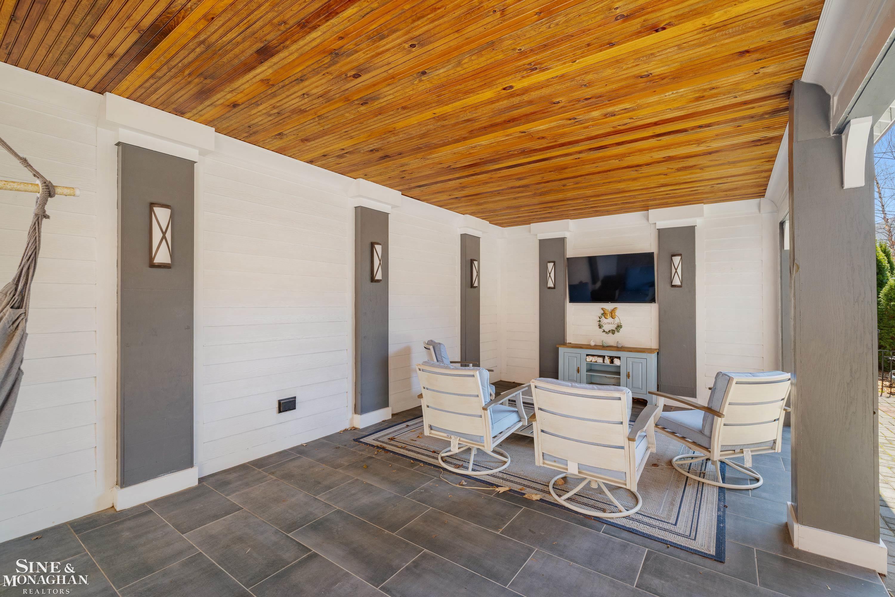 334 University Place, Grosse Pointe, MI, 48236