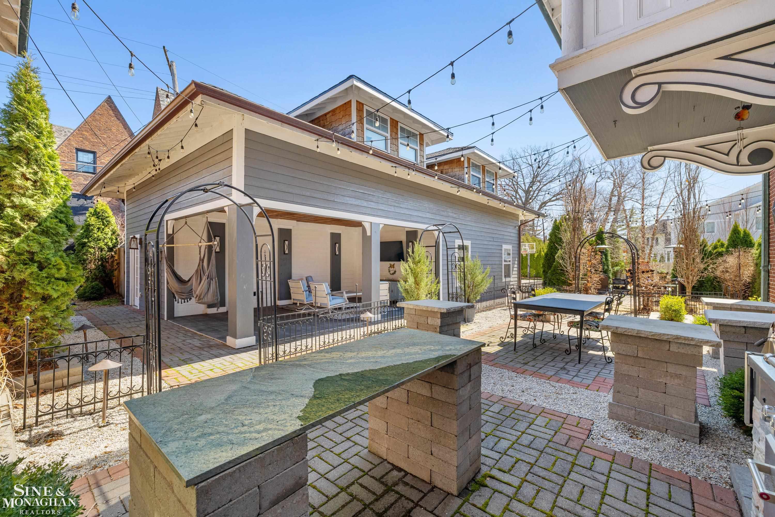 334 University Place, Grosse Pointe, MI, 48236