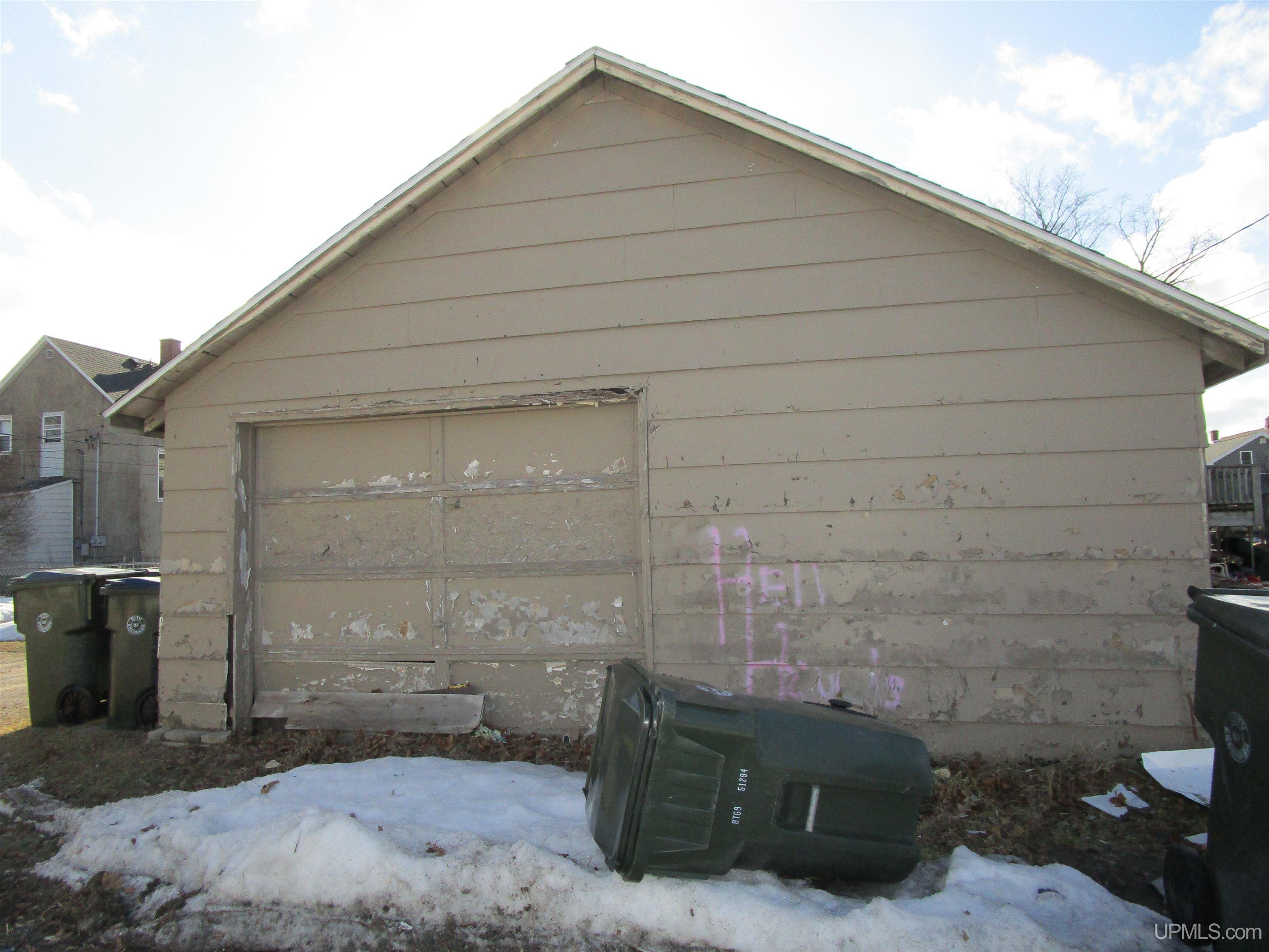 310 N 18th Street, Escanaba, MI, 49829