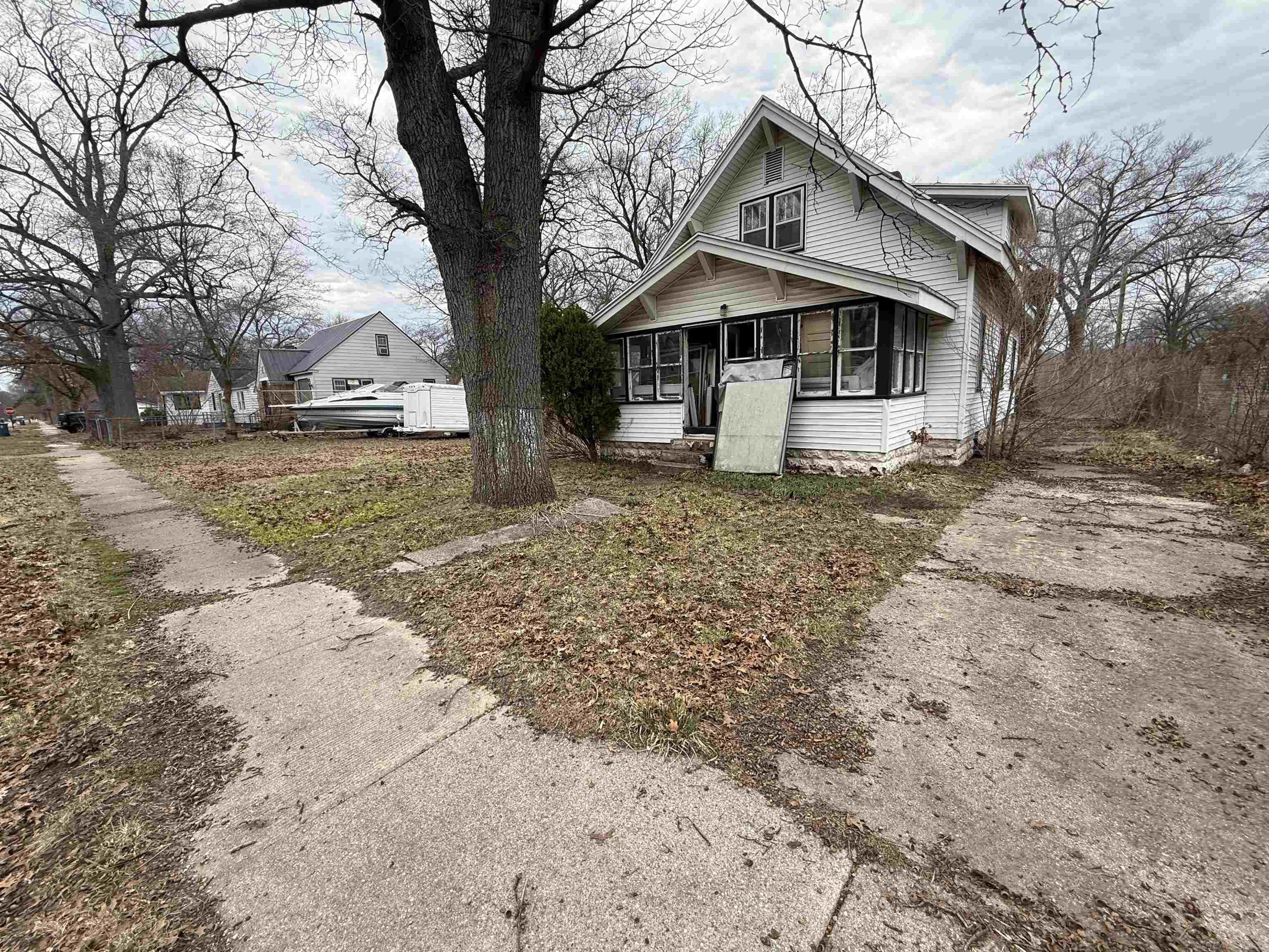 717 Bristol Street, Adrian, MI, 49221 2318