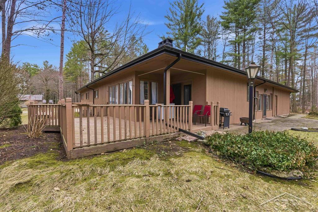 547 W Peterson Drive, Sanford, MI, 48657