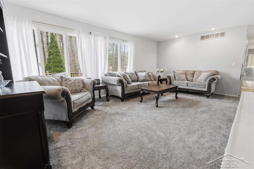 547 W Peterson Drive, Sanford, MI, 48657