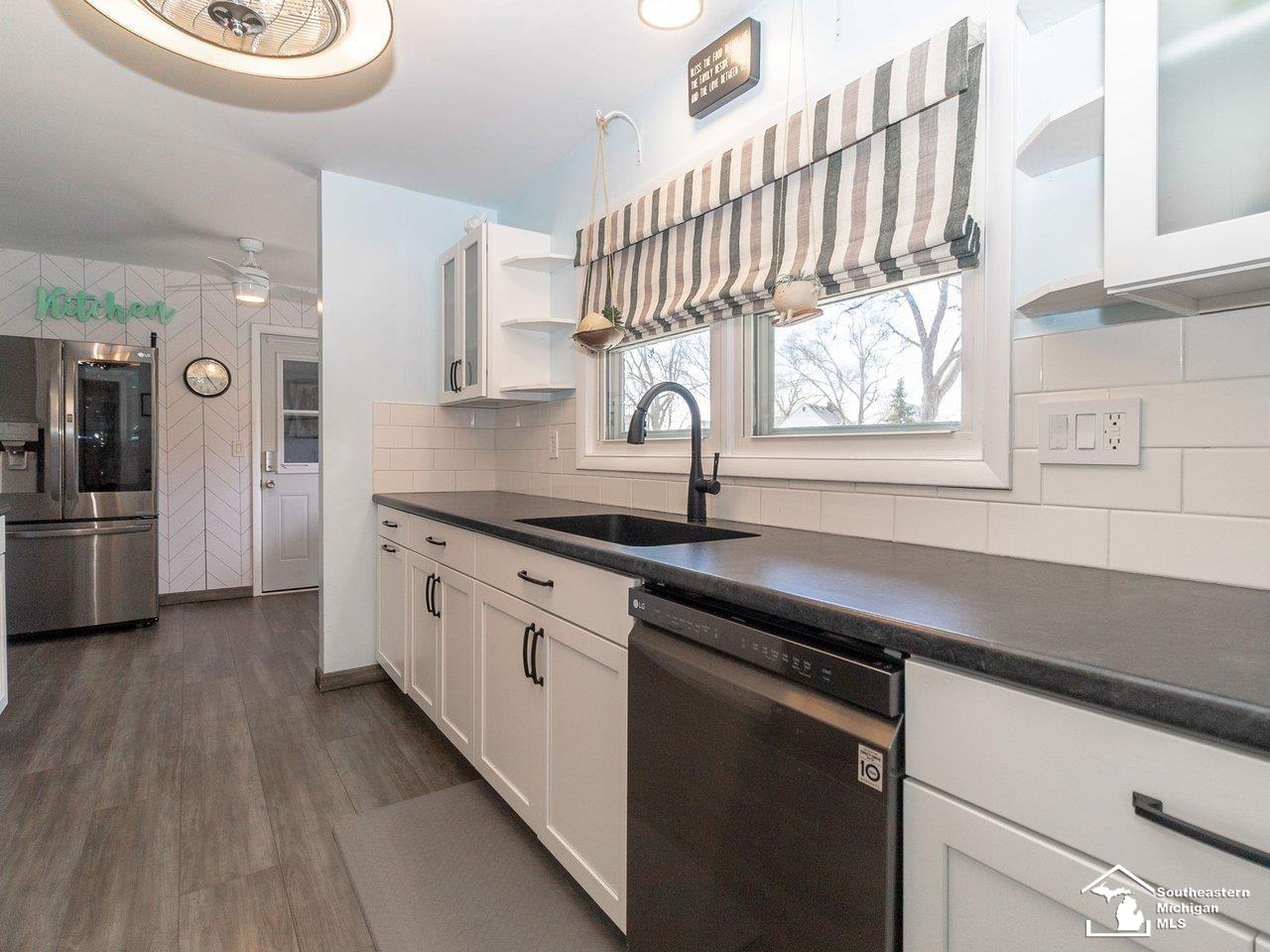 6368 Avenue D Avenue, La Salle, MI, 48145