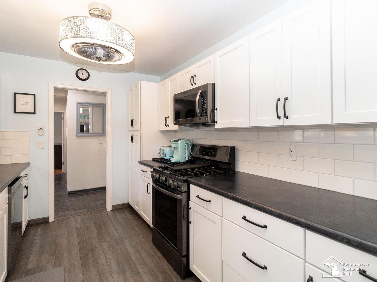 6368 Avenue D Avenue, La Salle, MI, 48145